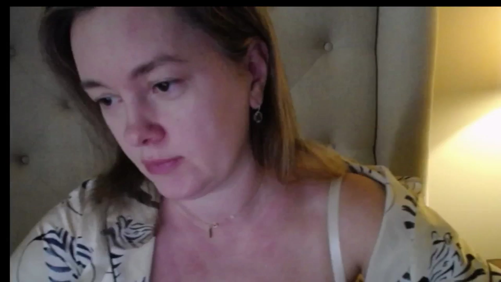 Gallery image thumbnail from J0llye's myfreecams stream on, 12/21/2025, 20:34 image 7 of 20