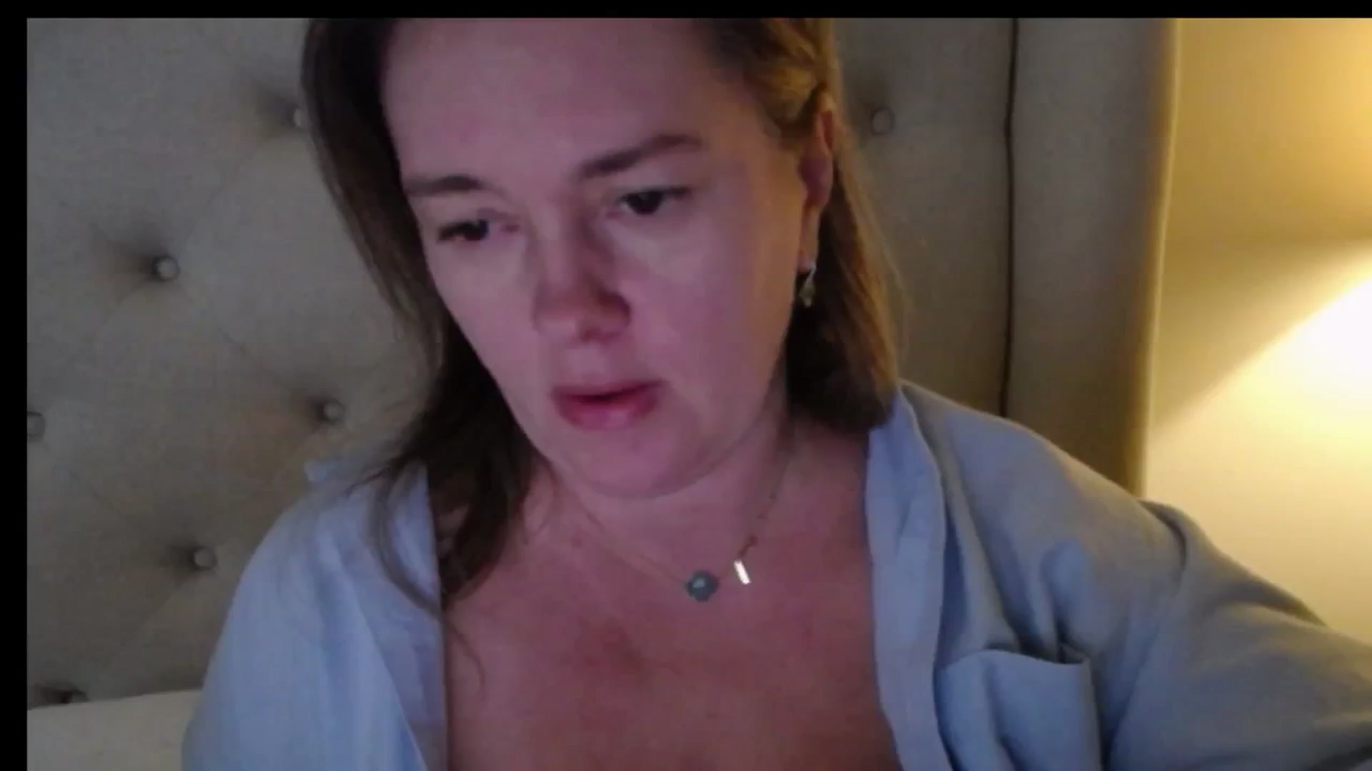 Gallery image thumbnail from J0llye's myfreecams stream on, 12/22/2025, 21:14 image 1 of 20