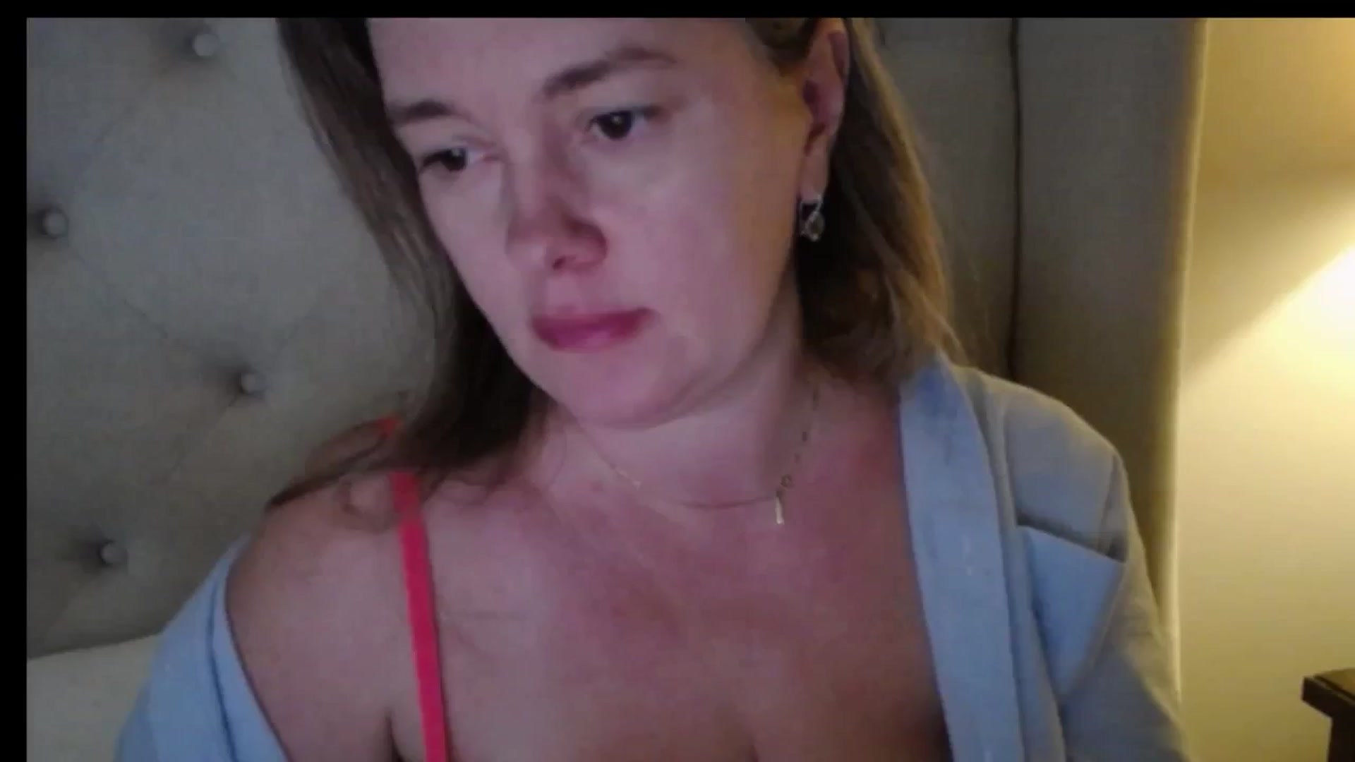 Gallery image thumbnail from J0llye's myfreecams stream on, 12/22/2025, 21:14 image 8 of 20