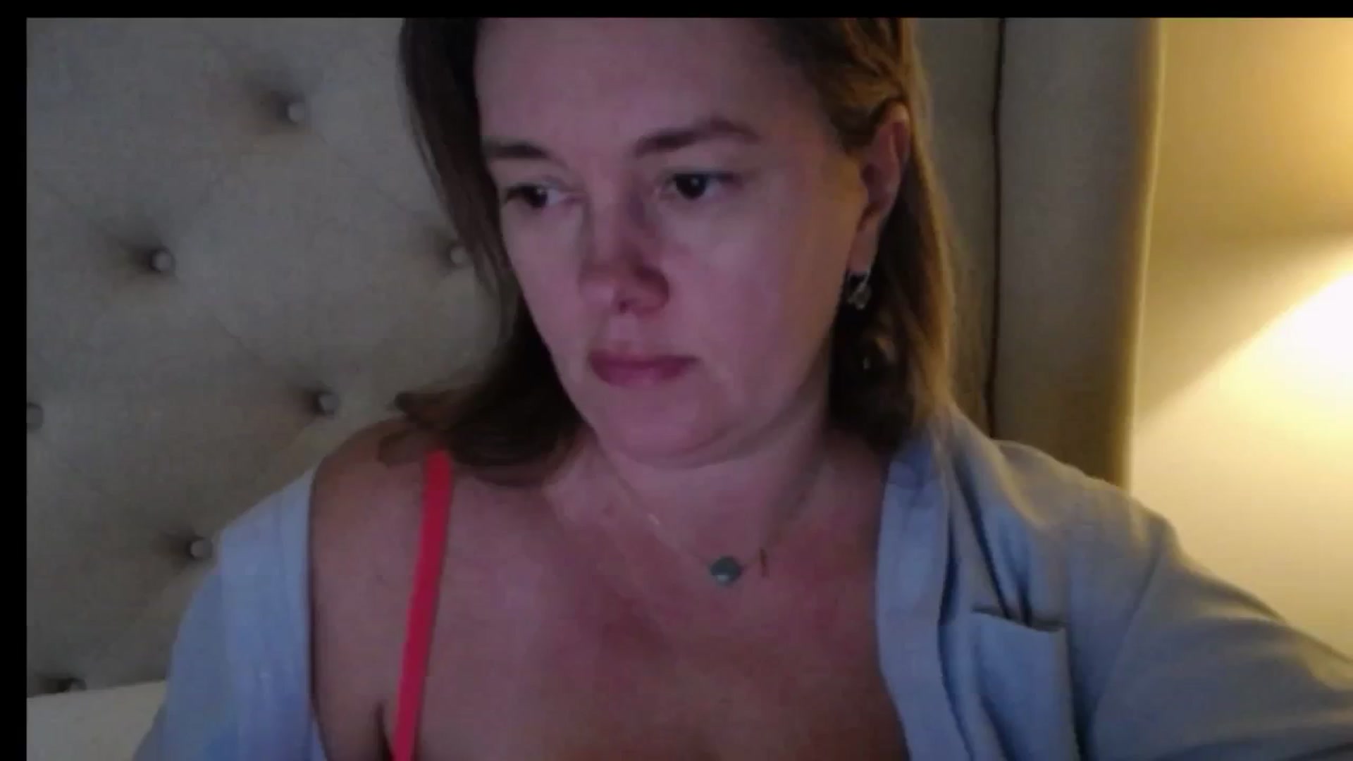 Gallery image thumbnail from J0llye's myfreecams stream on, 12/22/2025, 21:14 image 3 of 20