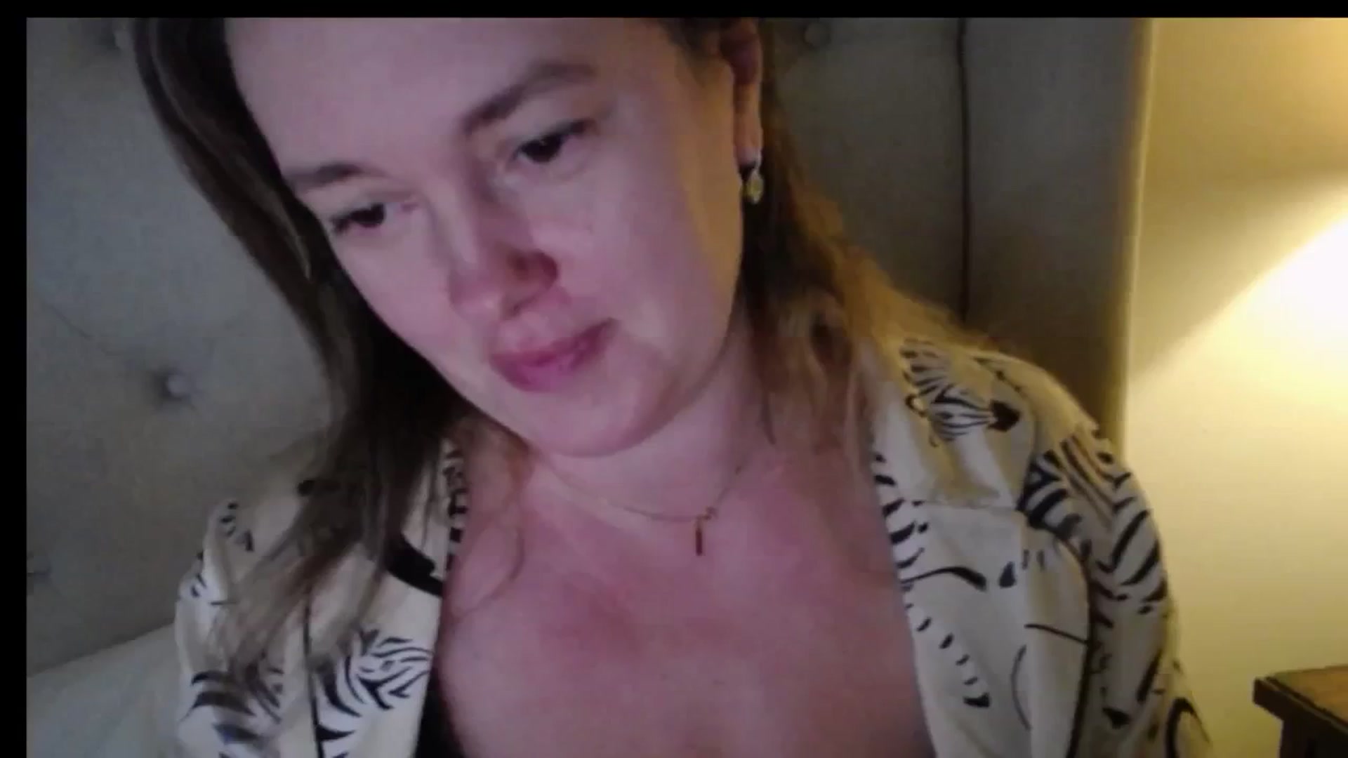 Gallery image thumbnail from J0llye's myfreecams stream on, 12/23/2025, 20:24 image 16 of 20