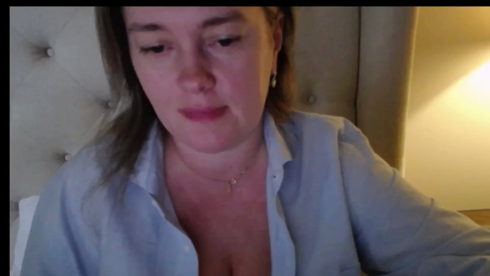 Gallery image thumbnail from J0llye's myfreecams stream on, 12/24/2025, 20:33 image 14 of 20