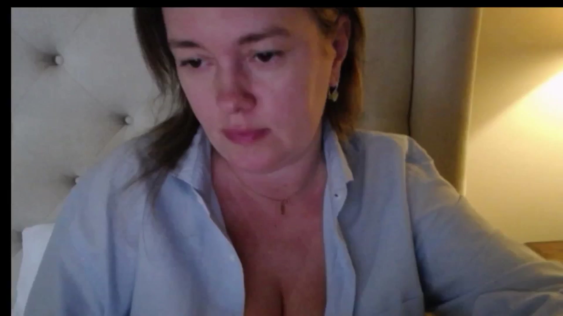 Gallery image thumbnail from J0llye's myfreecams stream on, 12/24/2025, 20:33 image 11 of 20
