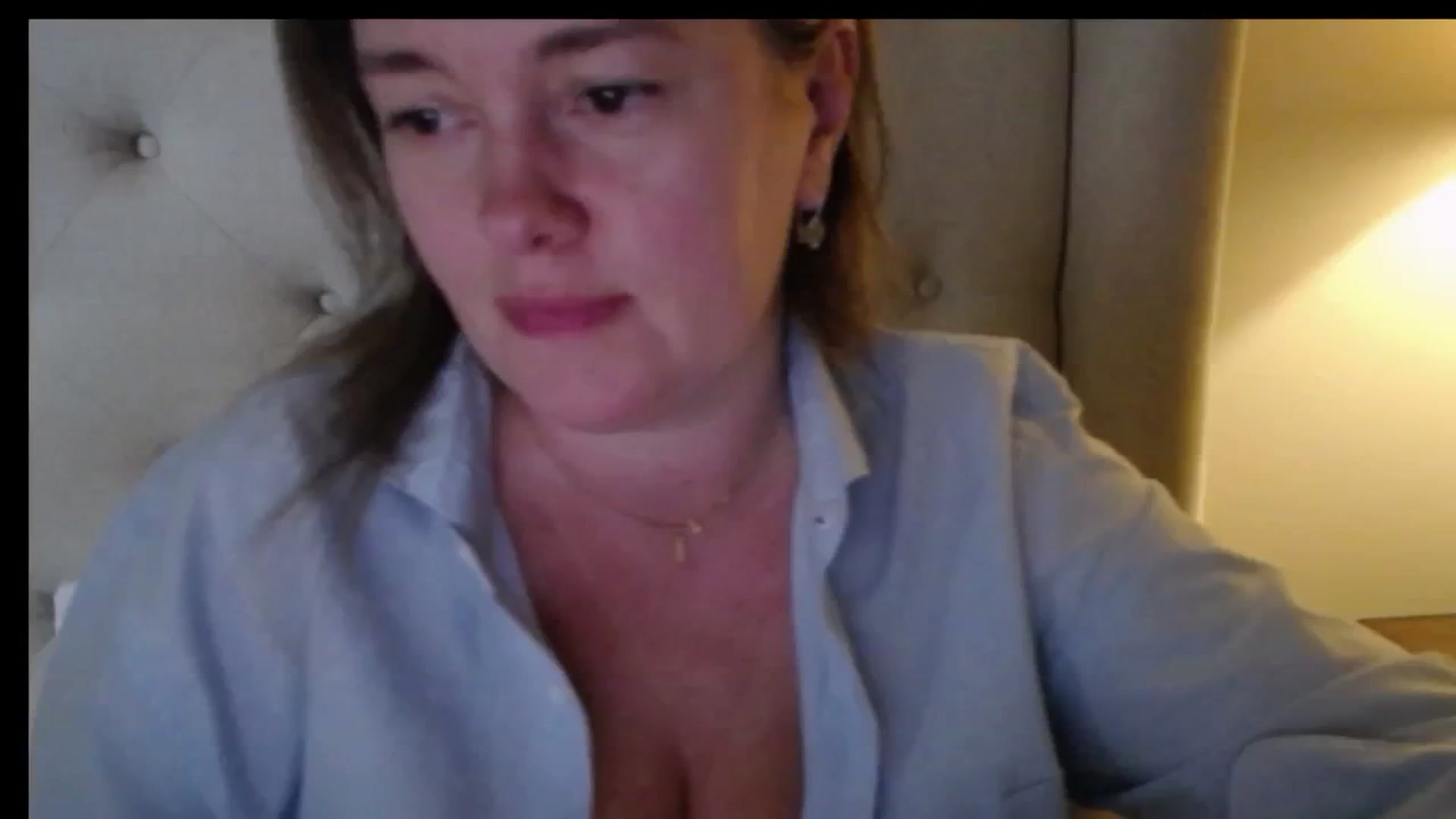 Gallery image thumbnail from J0llye's myfreecams stream on, 12/24/2025, 20:33 image 15 of 20