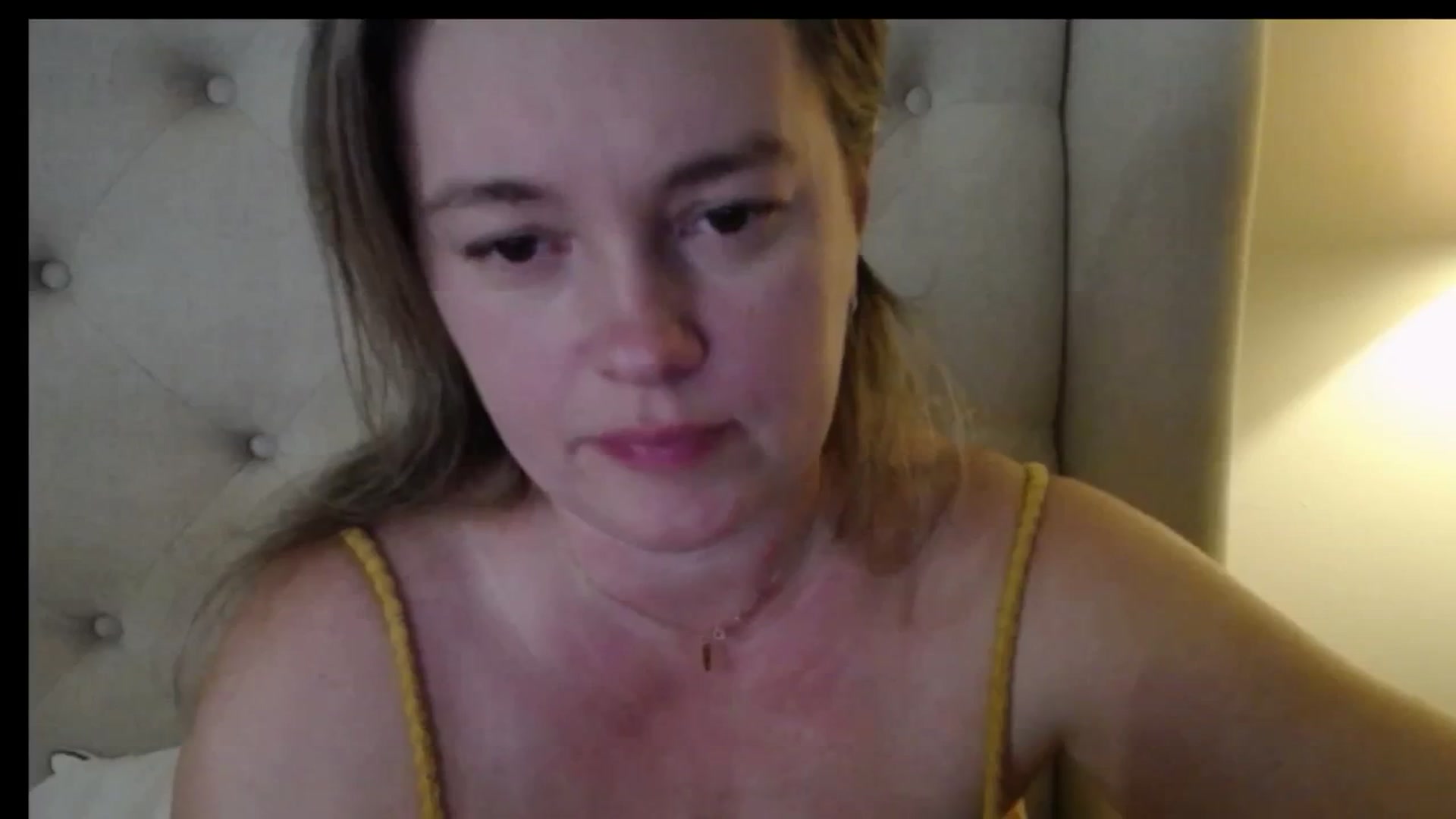 Gallery image thumbnail from J0llye's myfreecams stream on, 12/26/2025, 21:01 image 13 of 20