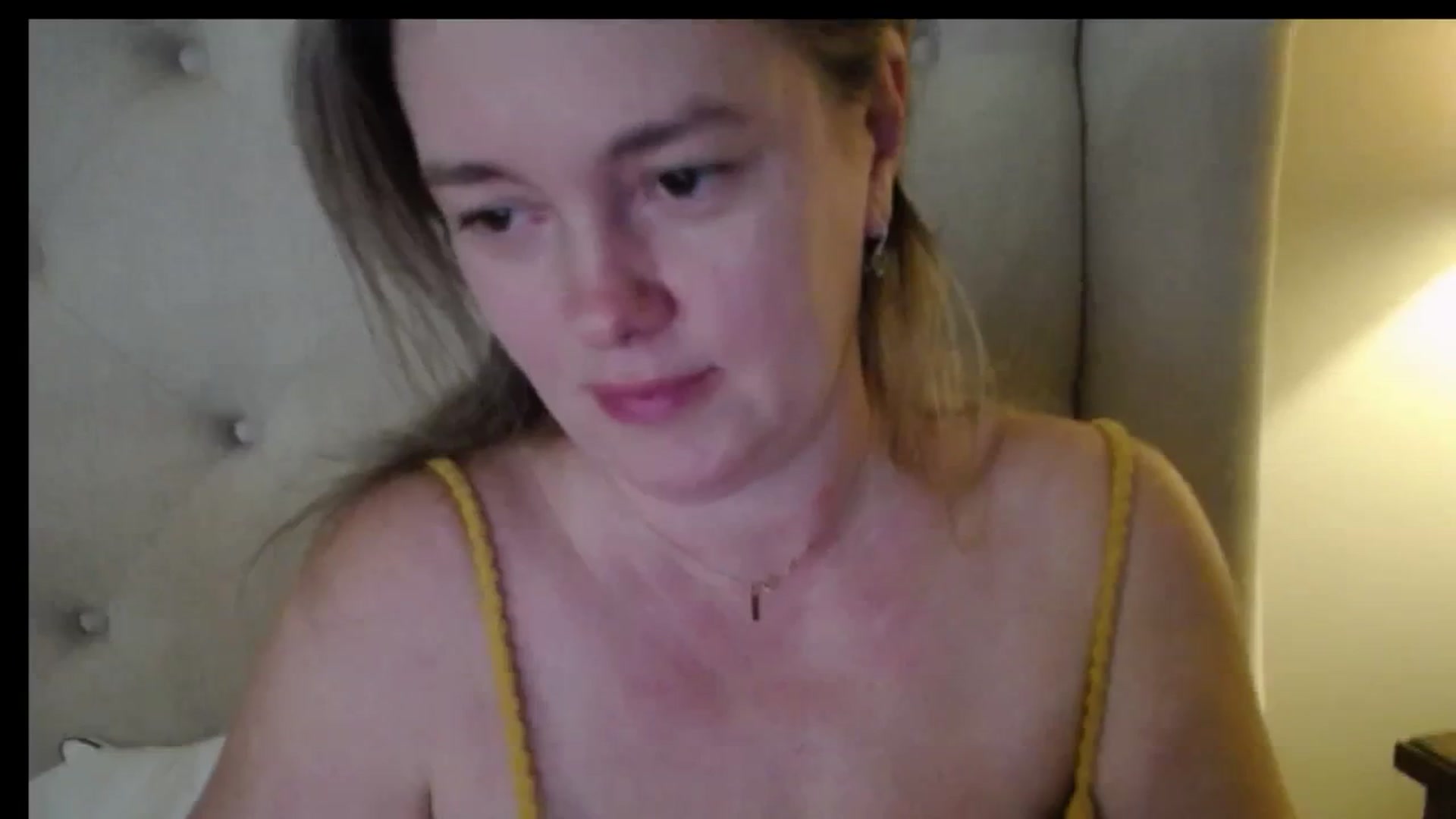 Gallery image thumbnail from J0llye's myfreecams stream on, 12/26/2025, 21:01 image 12 of 20