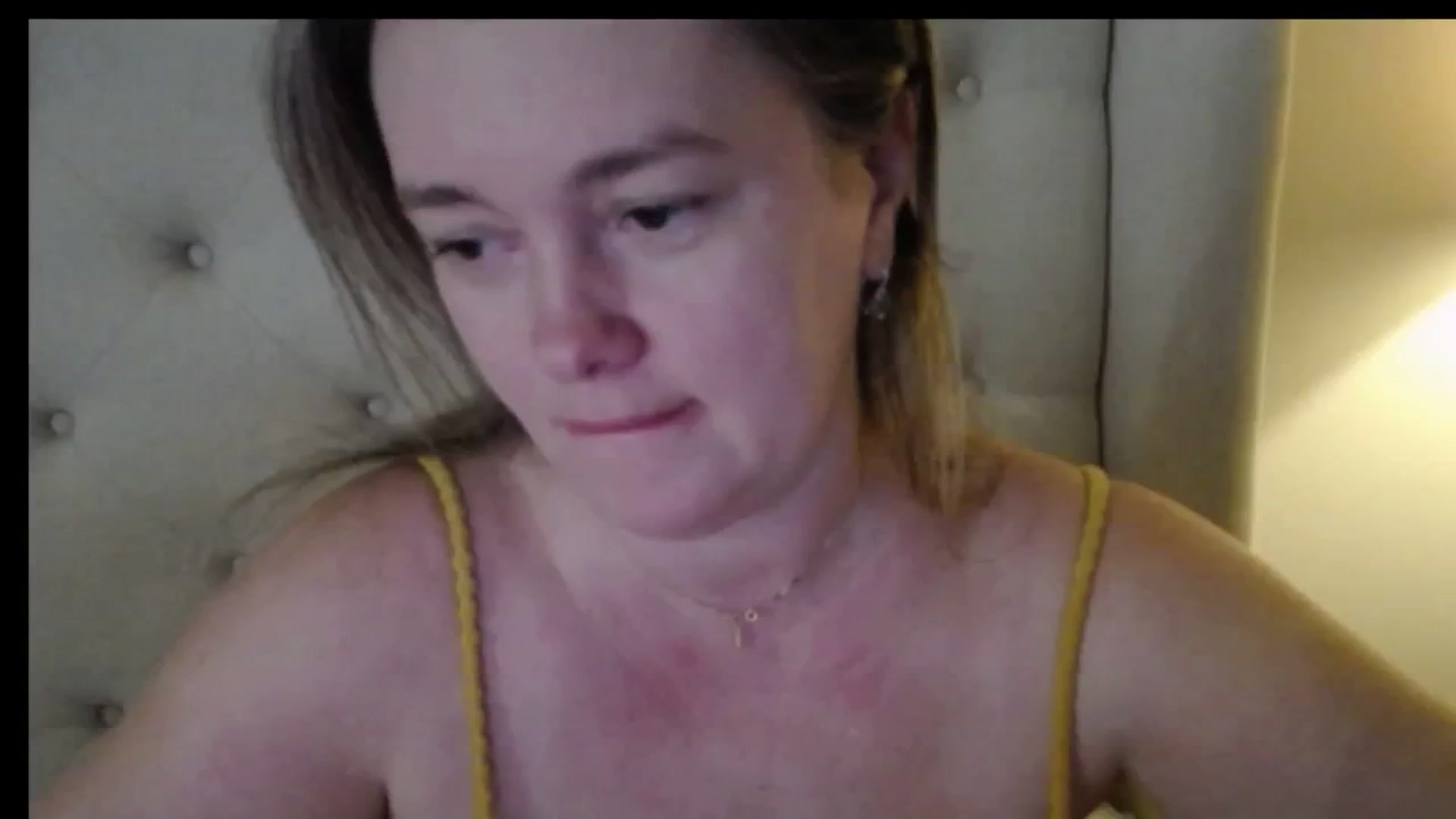 Gallery image thumbnail from J0llye's myfreecams stream on, 12/26/2025, 21:01 image 5 of 20