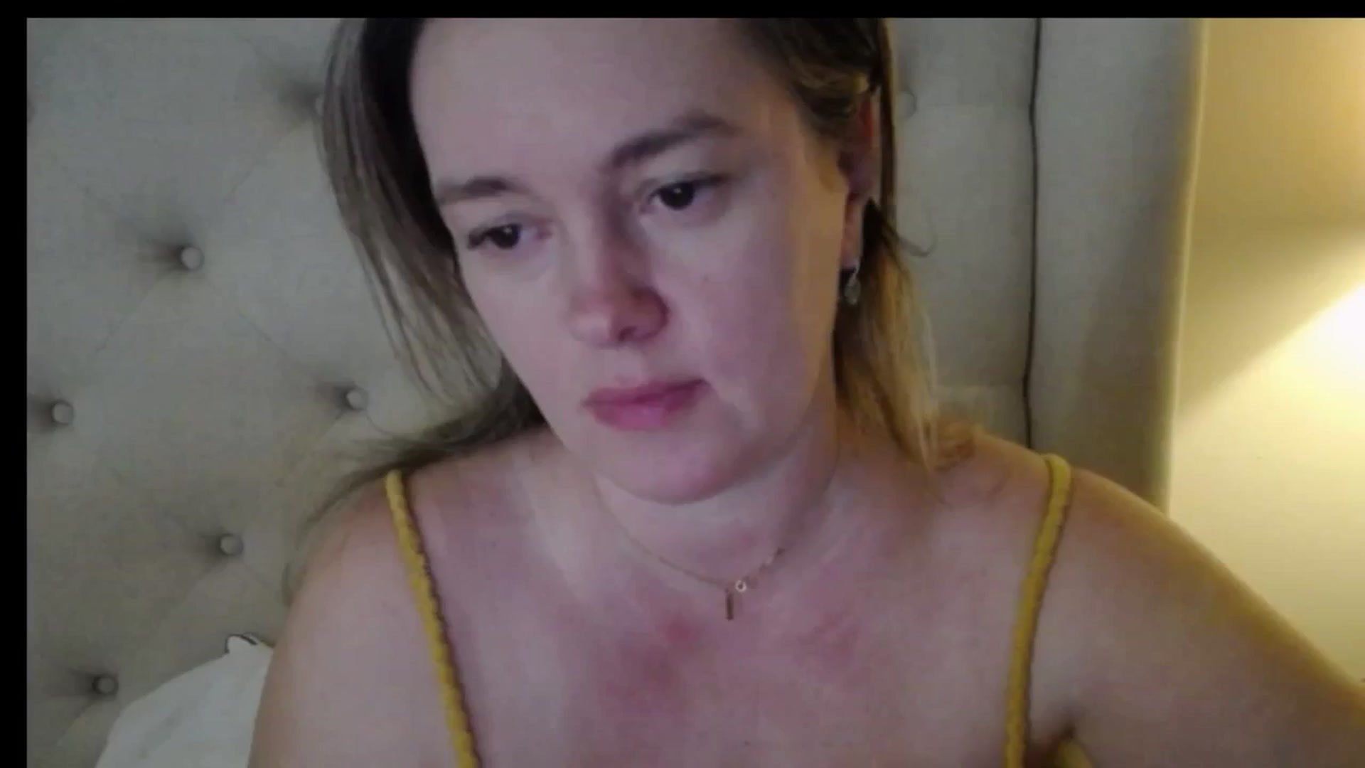 Gallery image thumbnail from J0llye's myfreecams stream on, 12/26/2025, 21:01 image 3 of 20