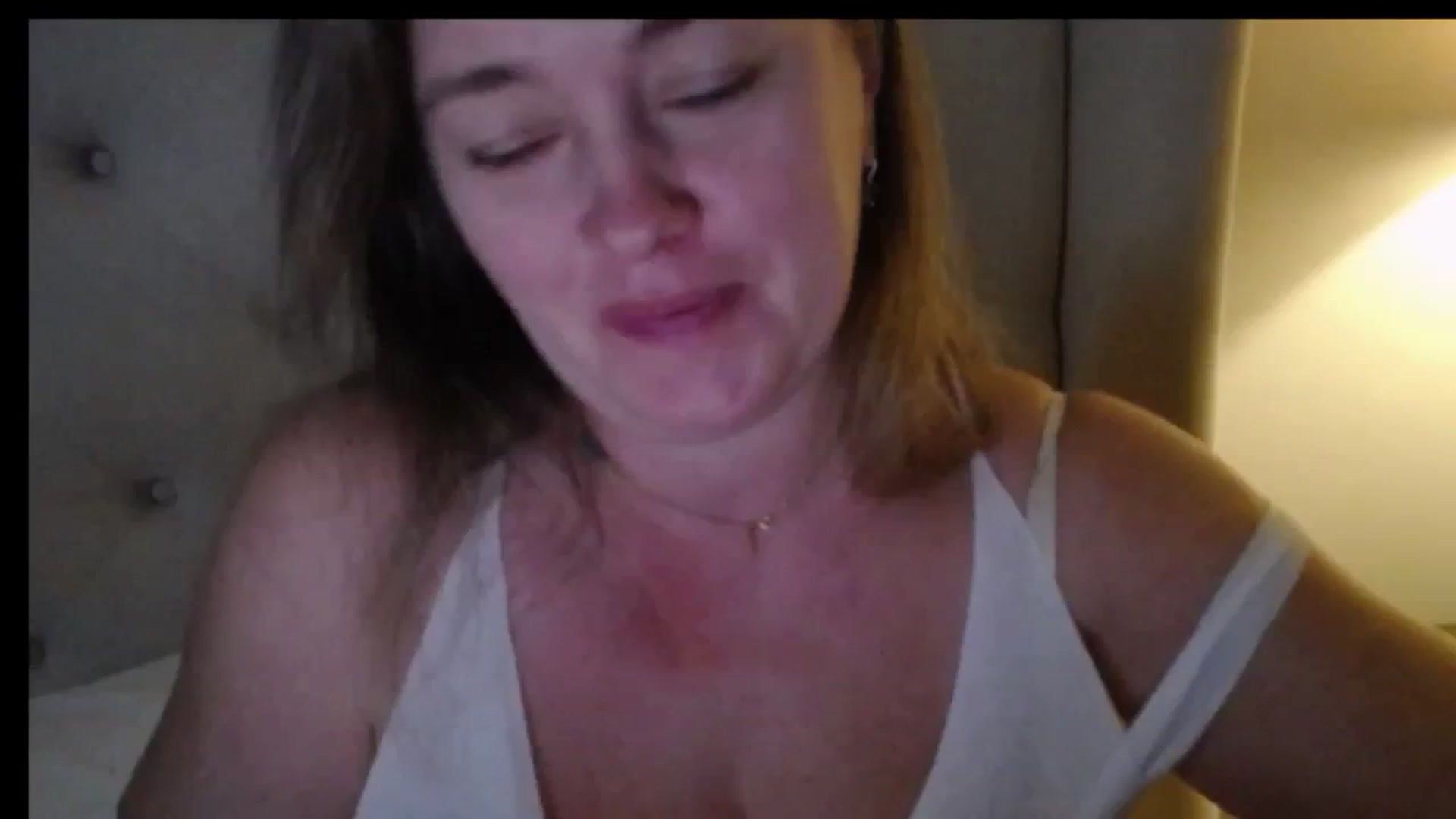 Gallery image thumbnail from J0llye's myfreecams stream on, 12/27/2025, 21:02 image 11 of 20