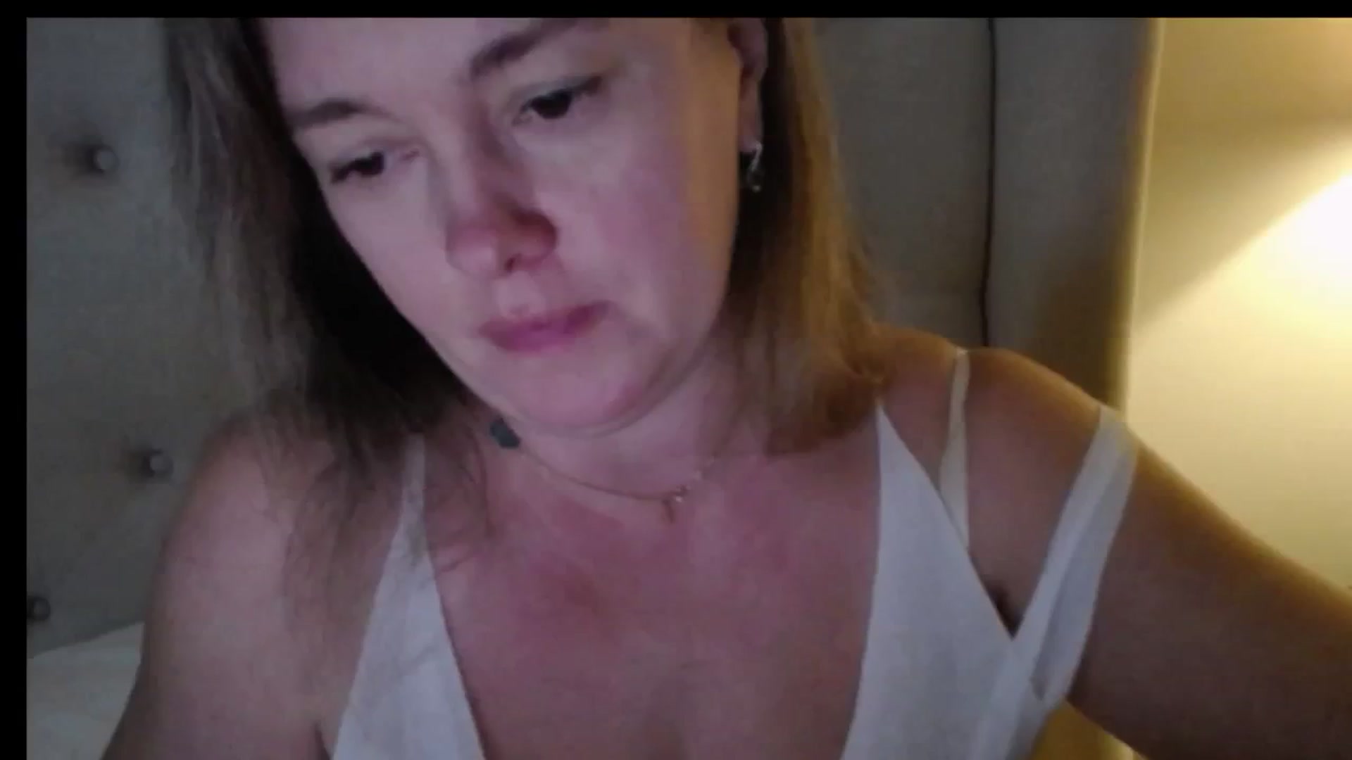 Gallery image thumbnail from J0llye's myfreecams stream on, 12/27/2025, 21:02 image 5 of 20