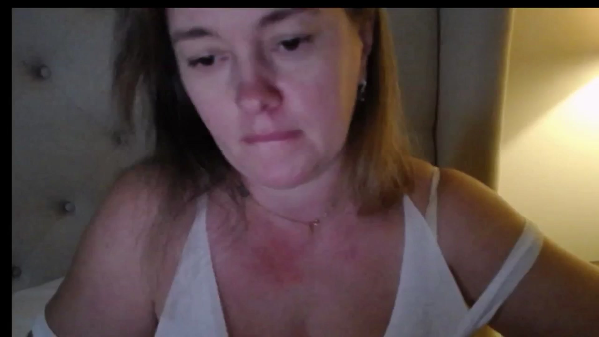 Gallery image thumbnail from J0llye's myfreecams stream on, 12/27/2025, 21:02 image 10 of 20
