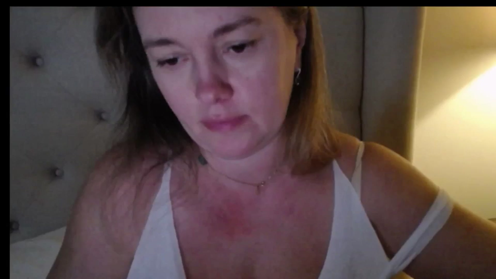 Gallery image thumbnail from J0llye's myfreecams stream on, 12/27/2025, 21:02 image 8 of 20