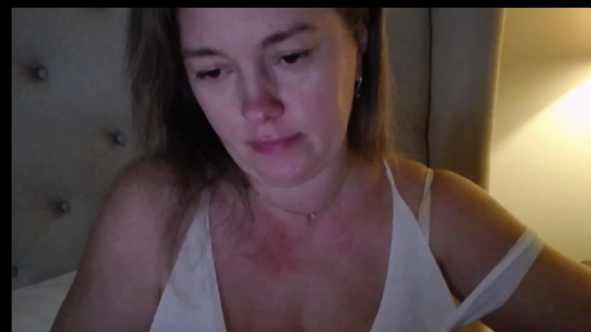 Gallery image thumbnail from J0llye's myfreecams stream on, 12/27/2025, 21:02 image 13 of 20