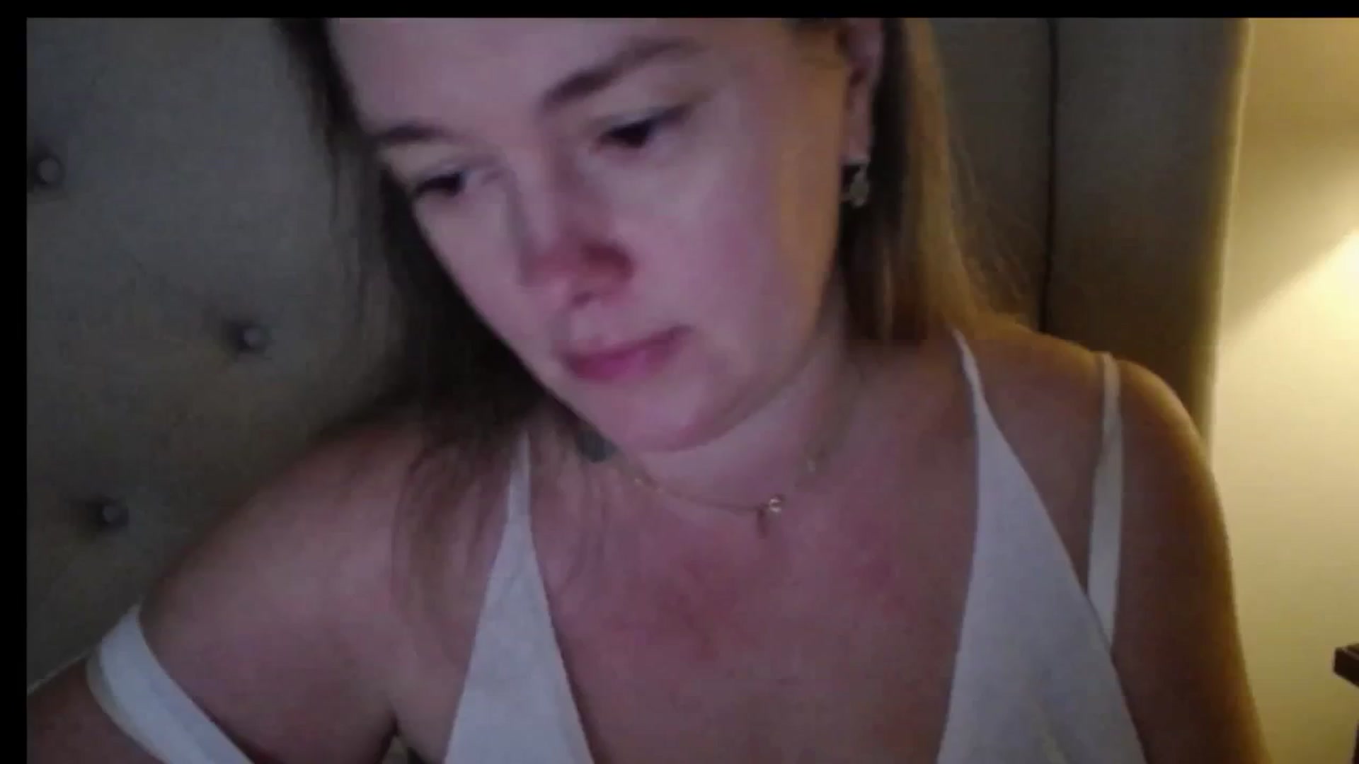 Gallery image thumbnail from J0llye's myfreecams stream on, 12/27/2025, 21:02 image 20 of 20