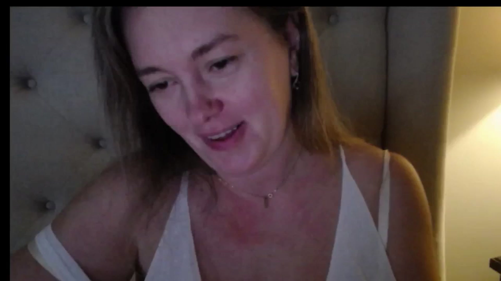 Gallery image thumbnail from J0llye's myfreecams stream on, 12/27/2025, 21:02 image 14 of 20