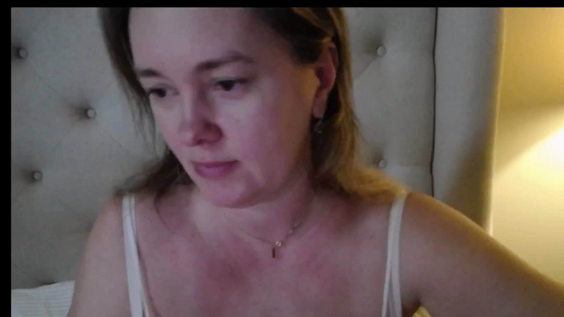 Gallery image thumbnail from J0llye's myfreecams stream on, 12/29/2025, 20:43 image 6 of 20