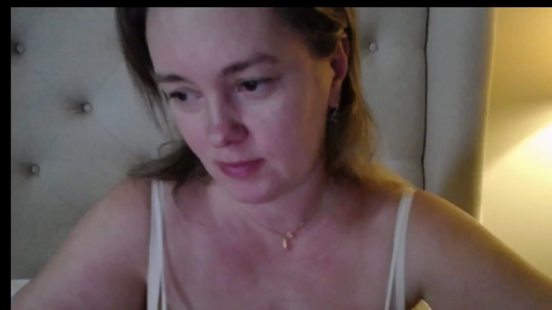Gallery image thumbnail from J0llye's myfreecams stream on, 12/29/2025, 20:43 image 3 of 20