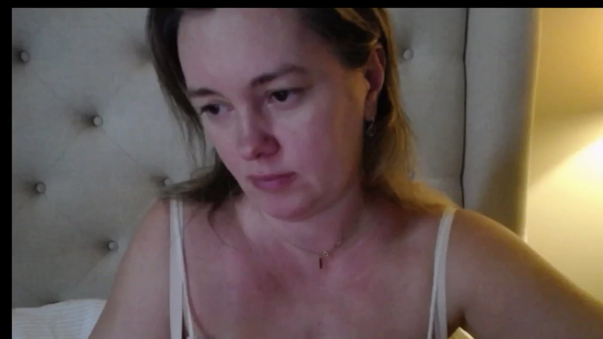 Gallery image thumbnail from J0llye's myfreecams stream on, 12/29/2025, 20:43 image 8 of 20