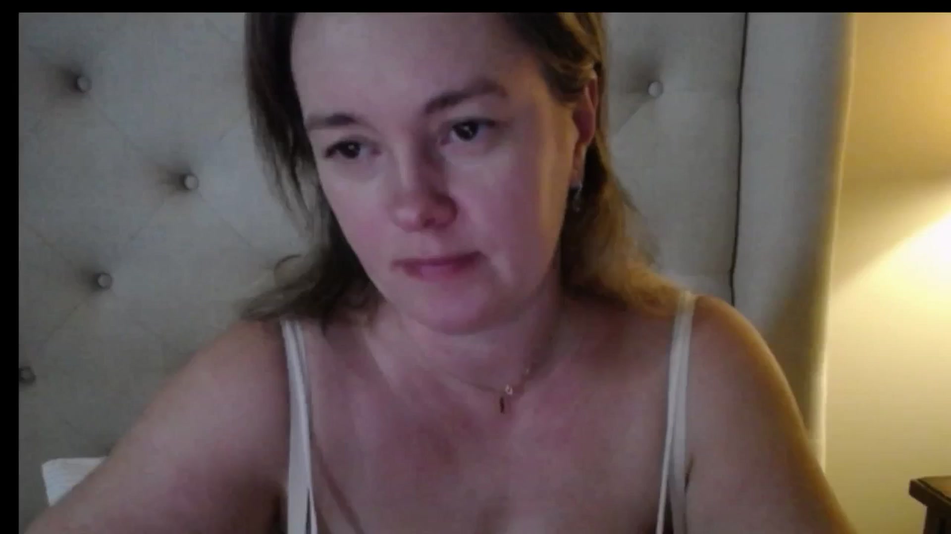 Gallery image thumbnail from J0llye's myfreecams stream on, 12/29/2025, 20:43 image 2 of 20
