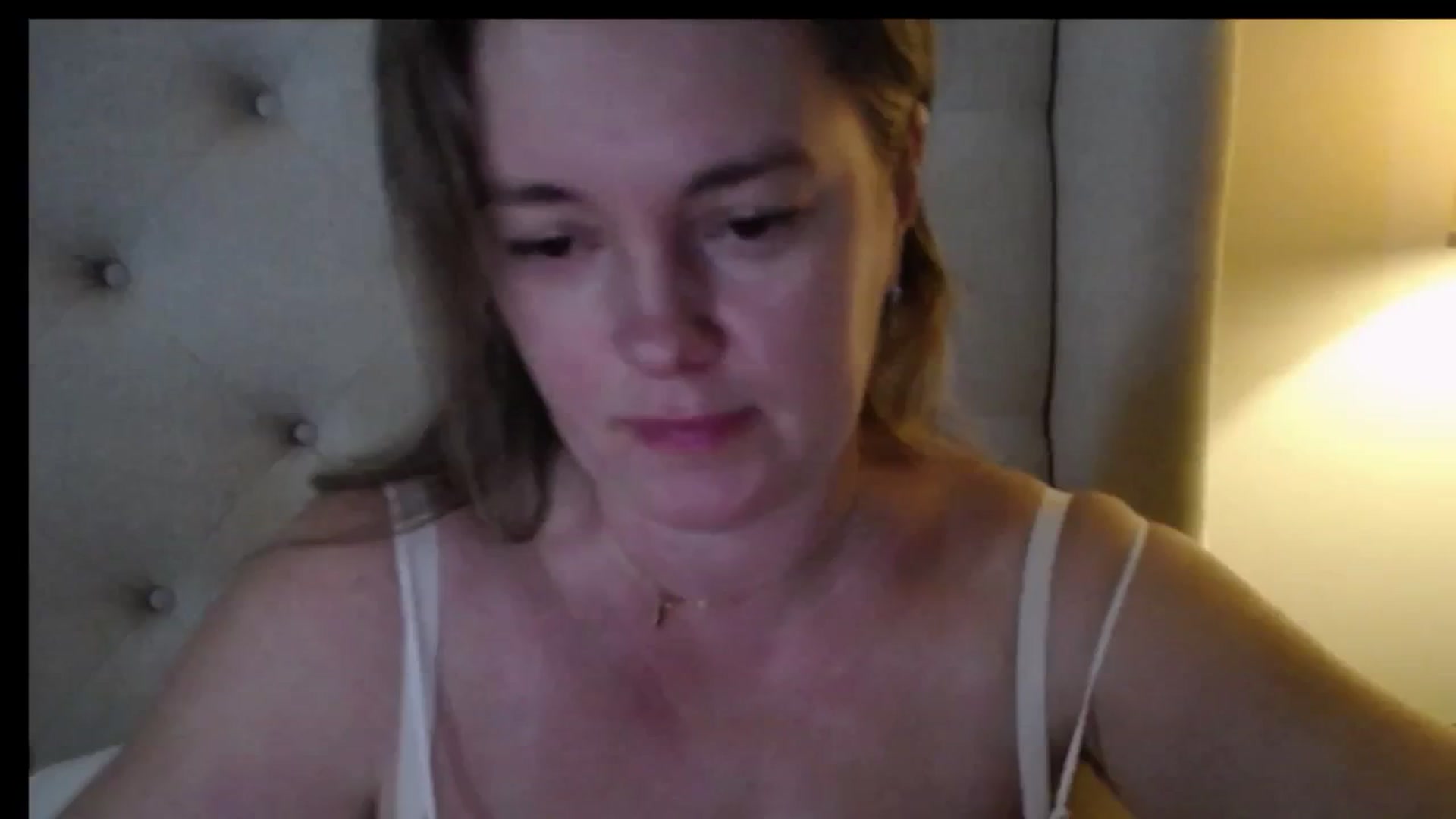 Gallery image thumbnail from J0llye's myfreecams stream on, 12/29/2025, 21:16 image 7 of 20