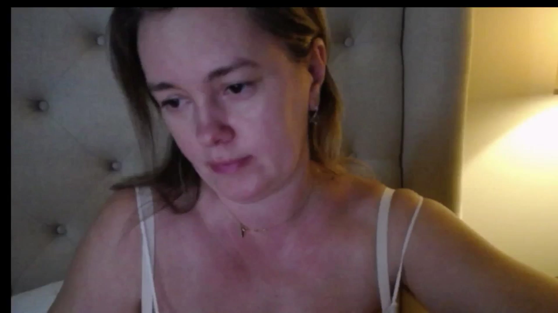 Gallery image thumbnail from J0llye's myfreecams stream on, 12/29/2025, 21:16 image 20 of 20
