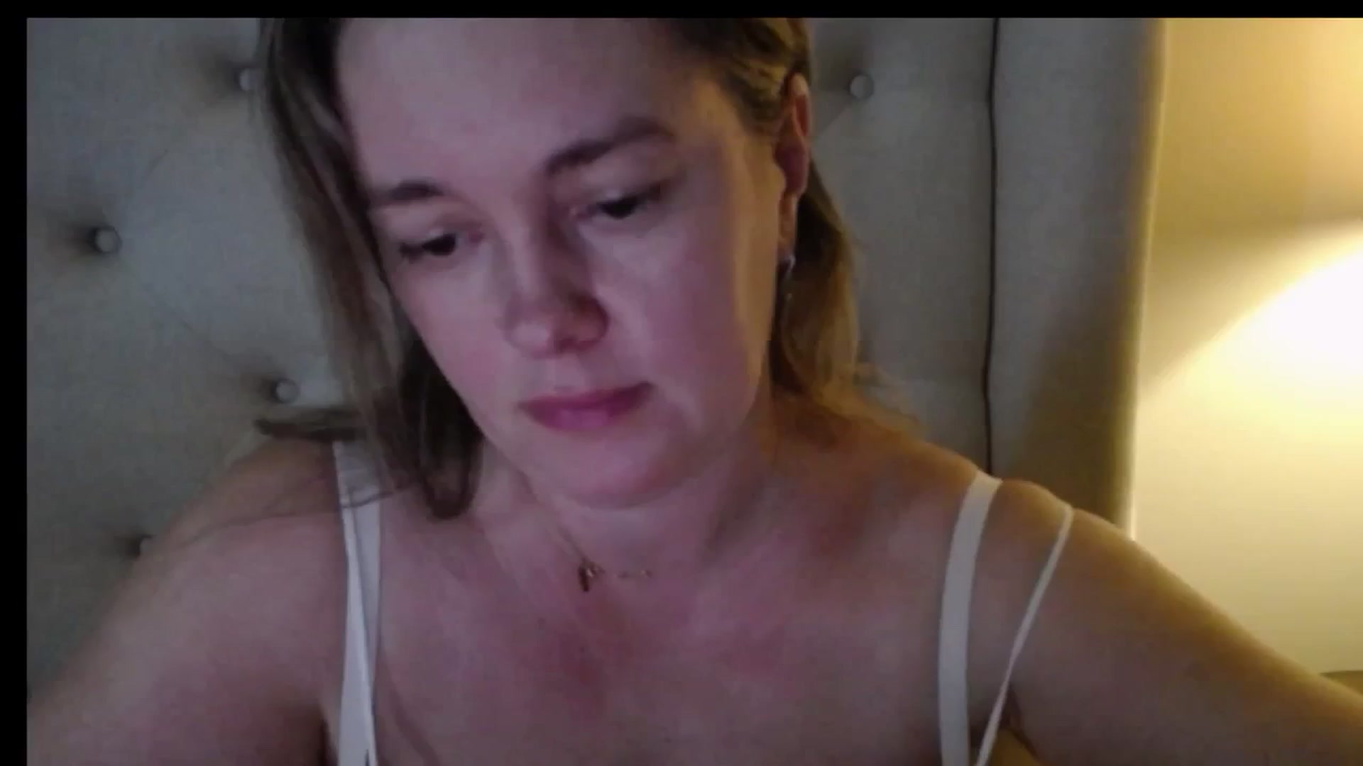 Gallery image thumbnail from J0llye's myfreecams stream on, 12/29/2025, 21:16 image 9 of 20