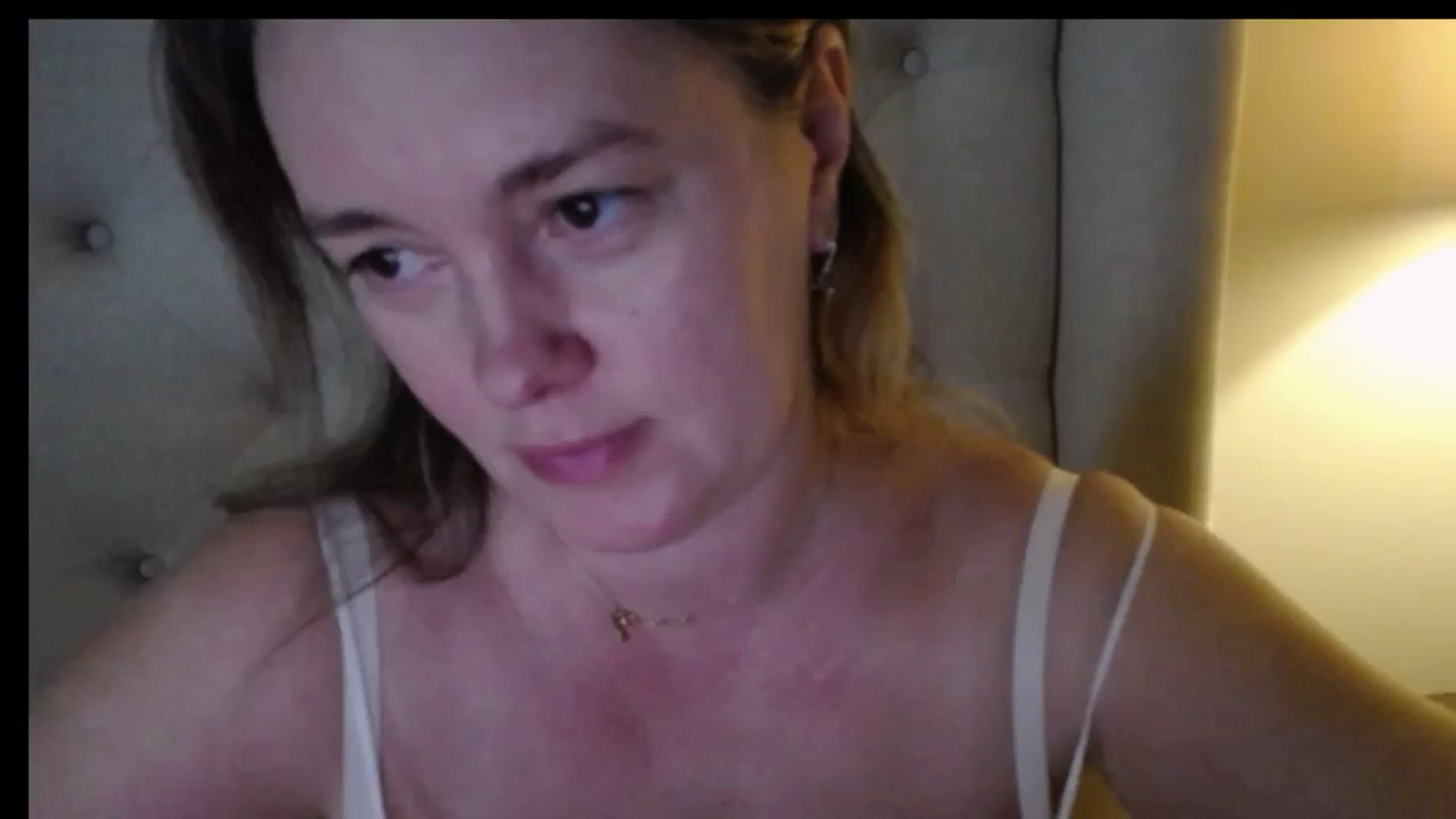 Gallery image thumbnail from J0llye's myfreecams stream on, 12/29/2025, 21:16 image 18 of 20