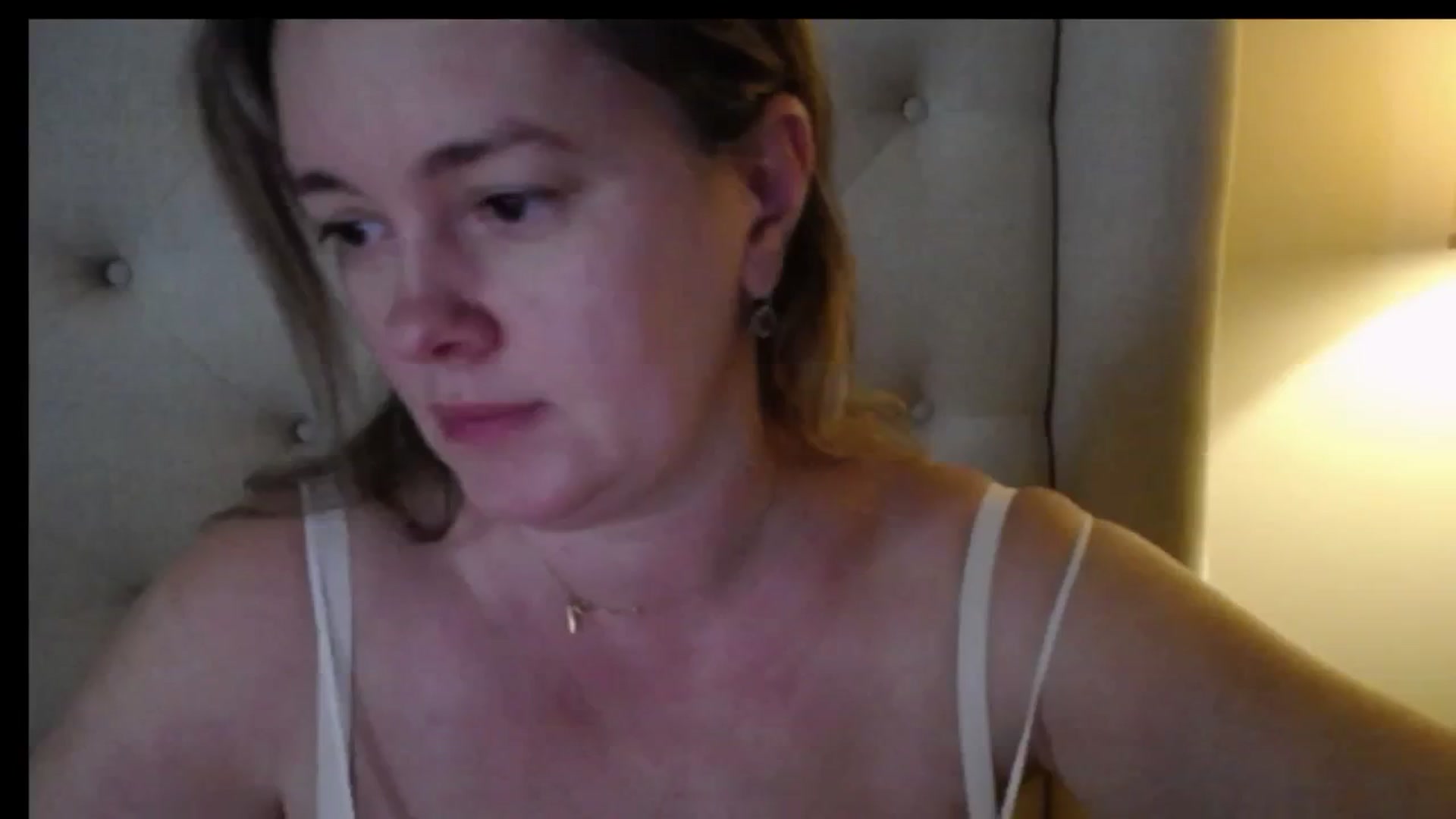 Gallery image thumbnail from J0llye's myfreecams stream on, 12/29/2025, 21:16 image 5 of 20