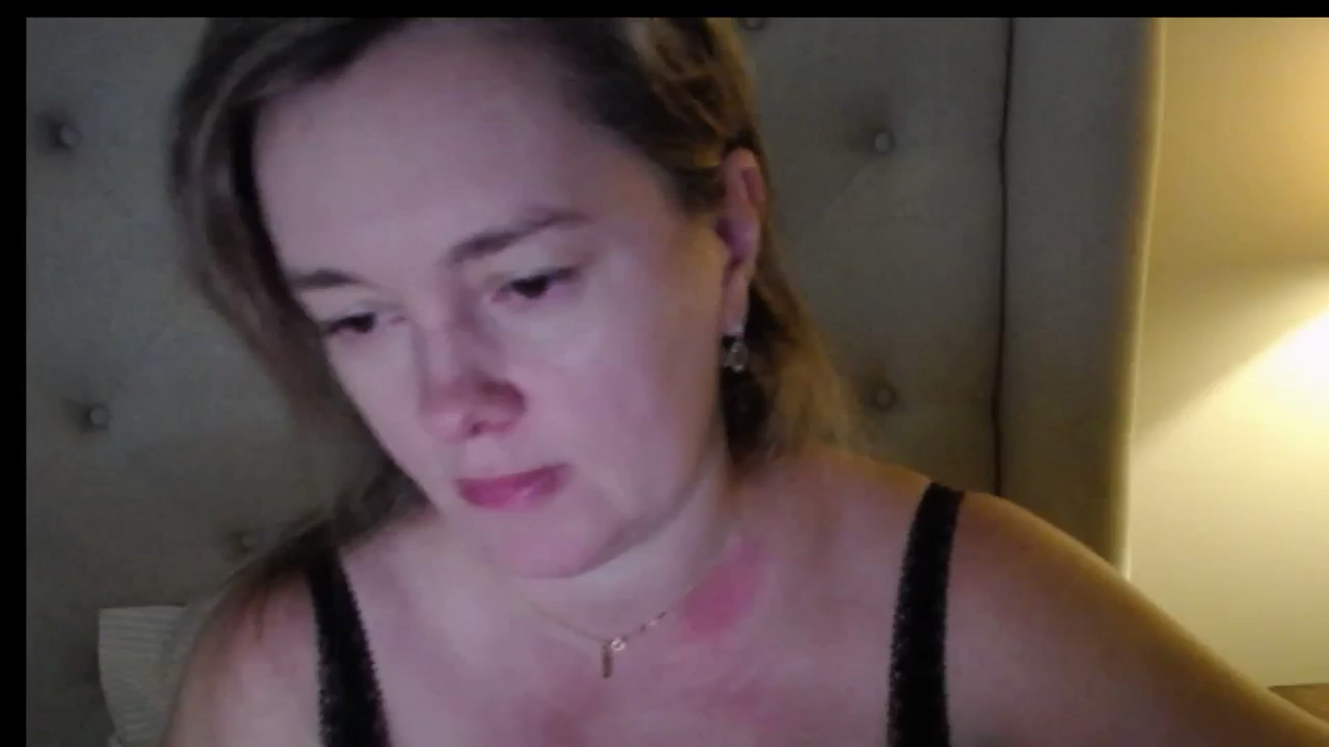 Gallery image thumbnail from J0llye's myfreecams stream on, 12/30/2025, 21:21 image 4 of 20