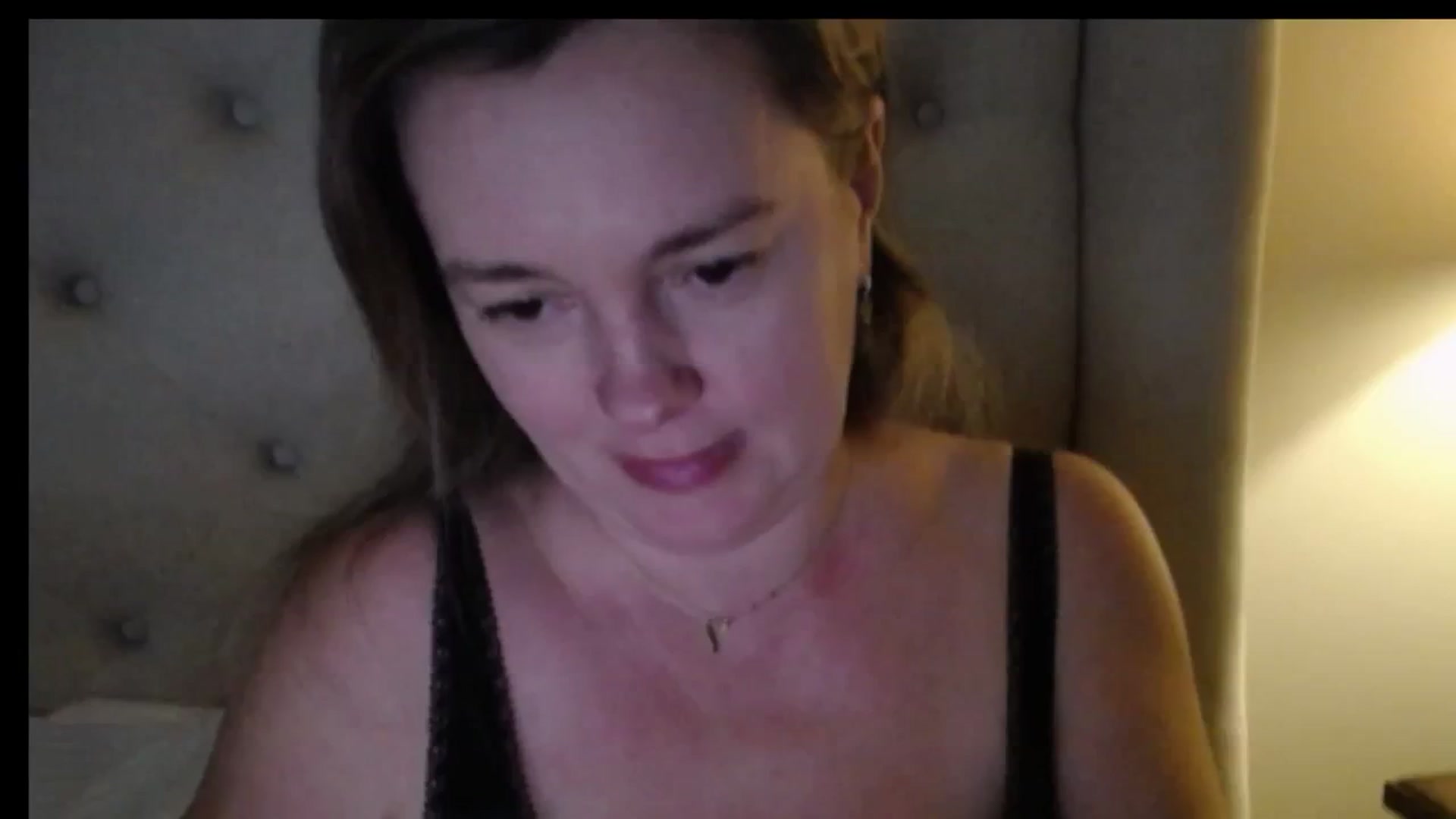 Gallery image thumbnail from J0llye's myfreecams stream on, 12/30/2025, 21:21 image 10 of 20