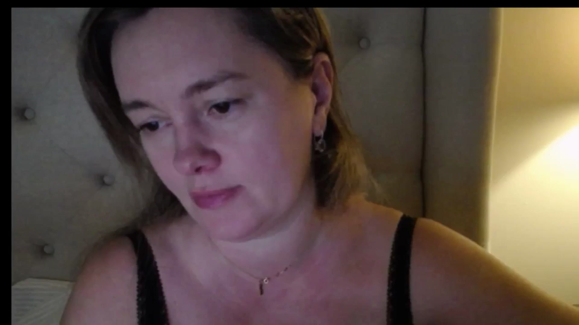 Gallery image thumbnail from J0llye's myfreecams stream on, 12/30/2025, 21:21 image 17 of 20