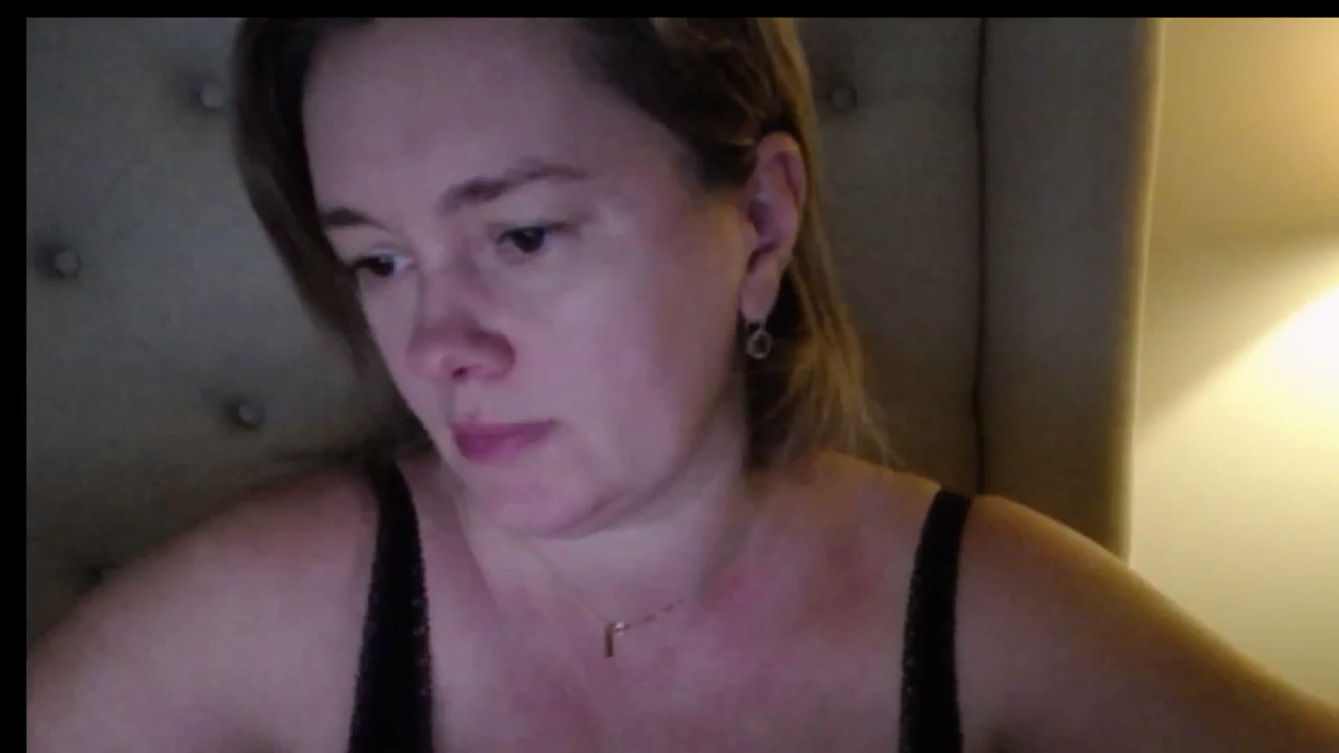 Gallery image thumbnail from J0llye's myfreecams stream on, 12/30/2025, 21:21 image 14 of 20