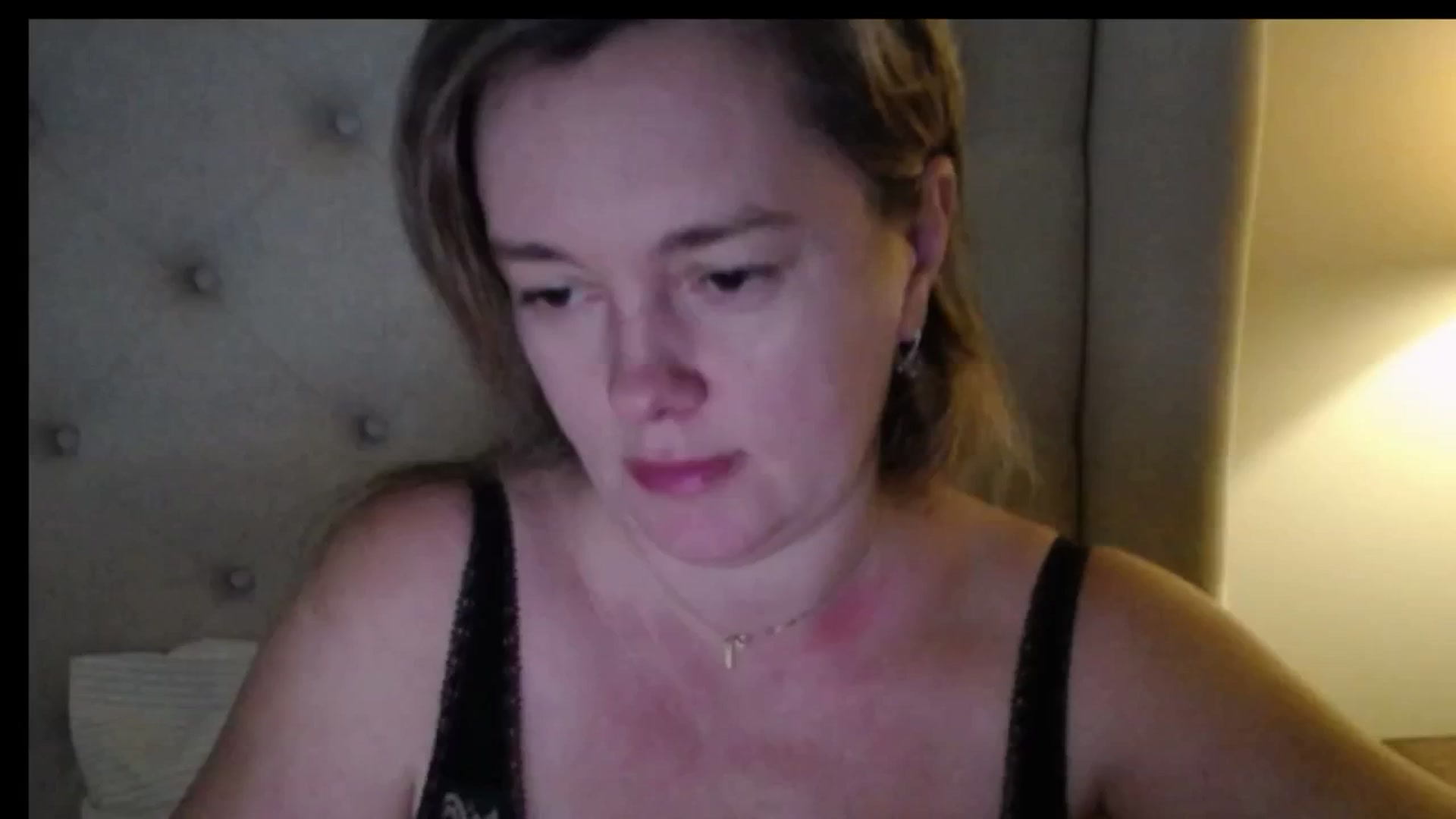 Gallery image thumbnail from J0llye's myfreecams stream on, 12/30/2025, 21:21 image 6 of 20