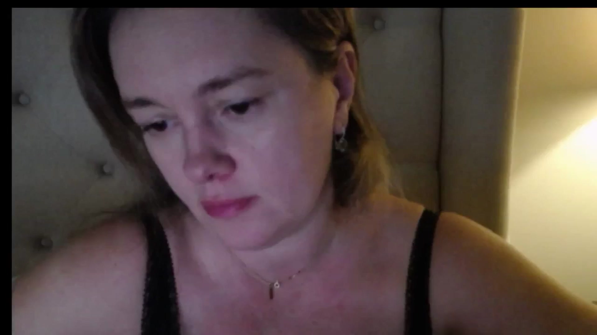 Gallery image thumbnail from J0llye's myfreecams stream on, 12/30/2025, 21:21 image 19 of 20