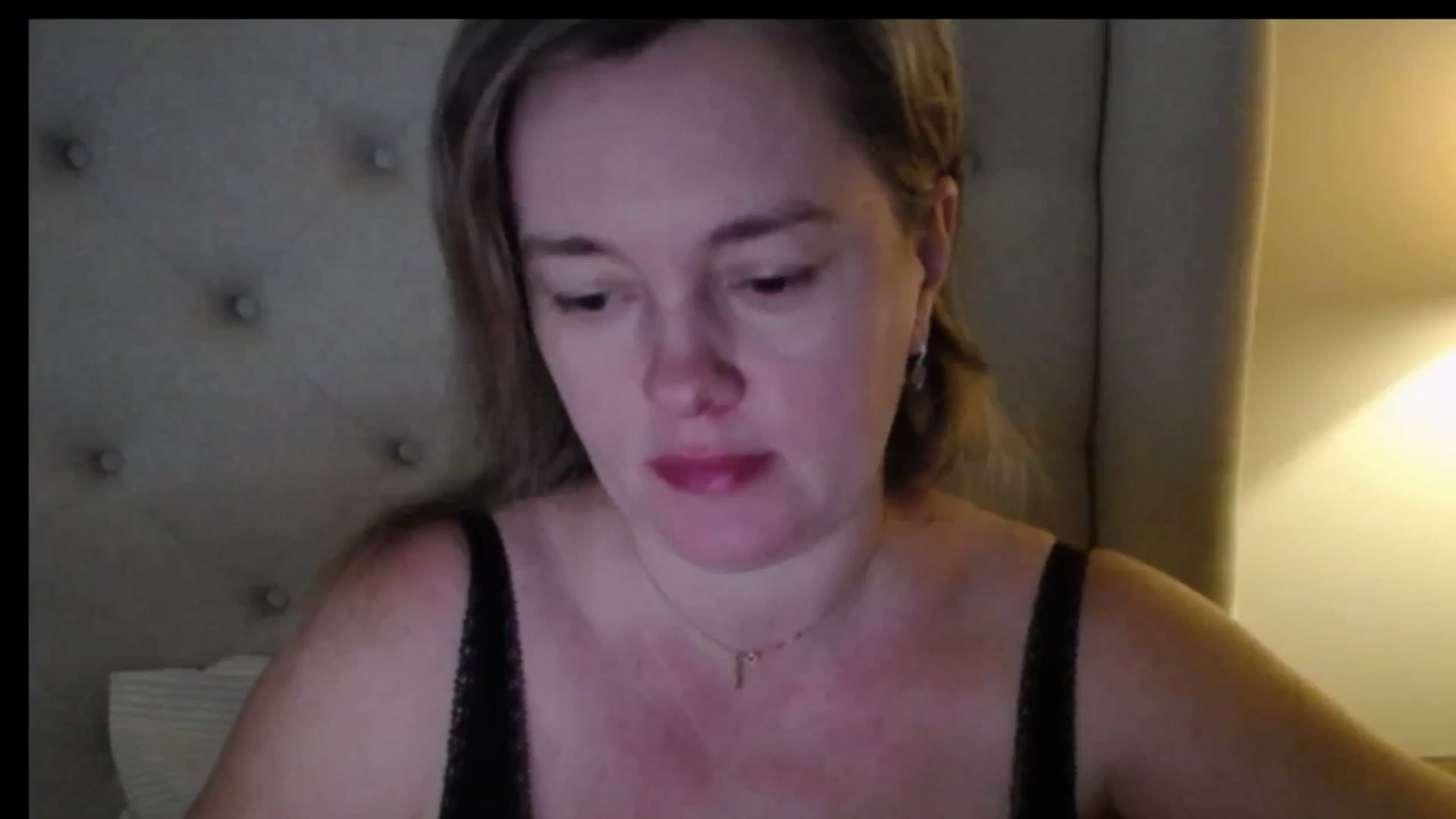 Gallery image thumbnail from J0llye's myfreecams stream on, 12/30/2025, 21:21 image 2 of 20