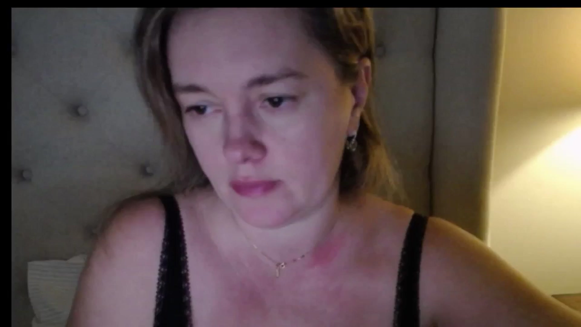 Gallery image thumbnail from J0llye's myfreecams stream on, 12/30/2025, 21:21 image 5 of 20
