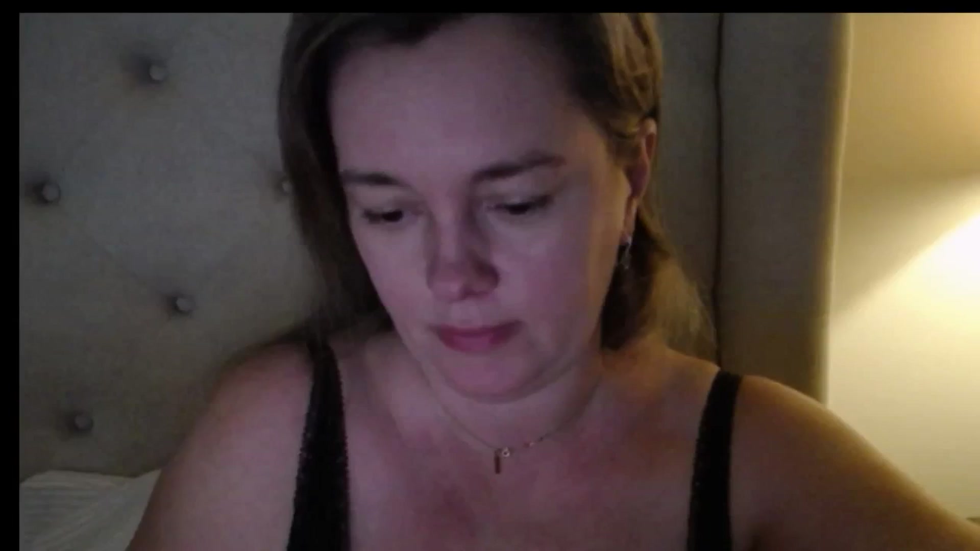 Gallery image thumbnail from J0llye's myfreecams stream on, 12/30/2025, 21:21 image 18 of 20