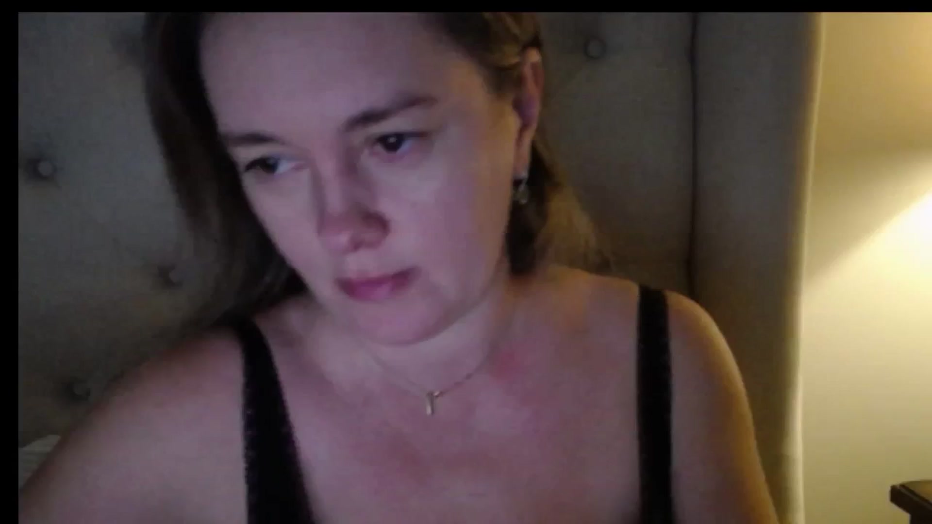 Gallery image thumbnail from J0llye's myfreecams stream on, 12/30/2025, 21:21 image 12 of 20