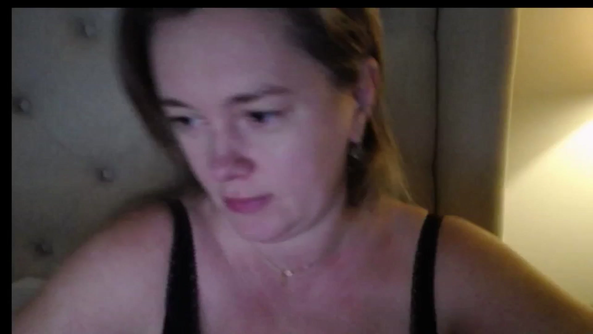Gallery image thumbnail from J0llye's myfreecams stream on, 12/30/2025, 21:21 image 15 of 20