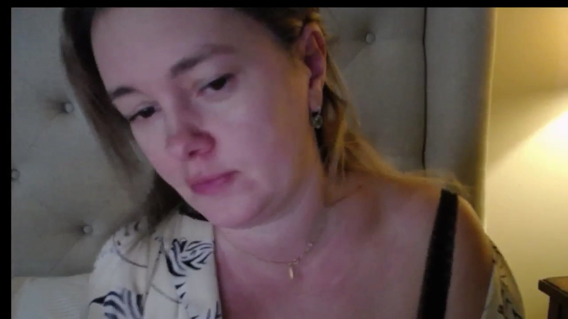 Gallery image thumbnail from J0llye's myfreecams stream on, 12/31/2025, 21:03 image 4 of 20