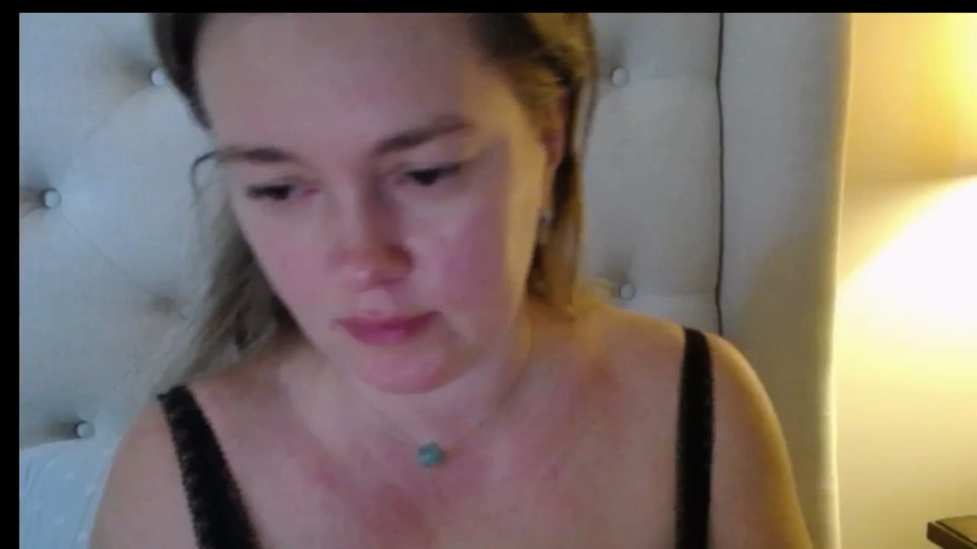 Gallery image thumbnail from J0llye's myfreecams stream on, 01/06/2026, 20:30 image 19 of 20