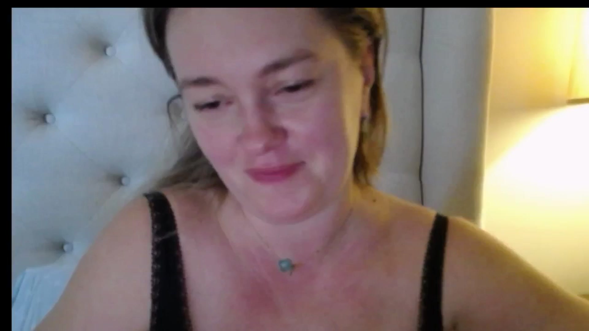 Gallery image thumbnail from J0llye's myfreecams stream on, 01/06/2026, 20:30 image 7 of 20