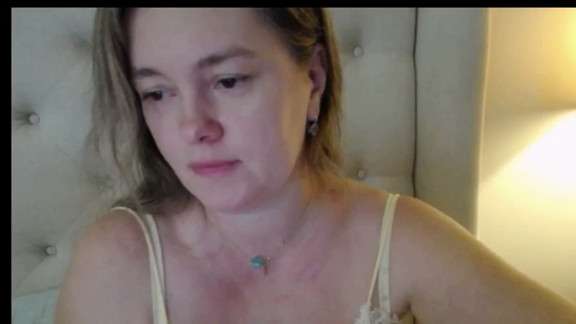 Gallery image thumbnail from J0llye's myfreecams stream on, 01/07/2026, 17:07 image 18 of 20