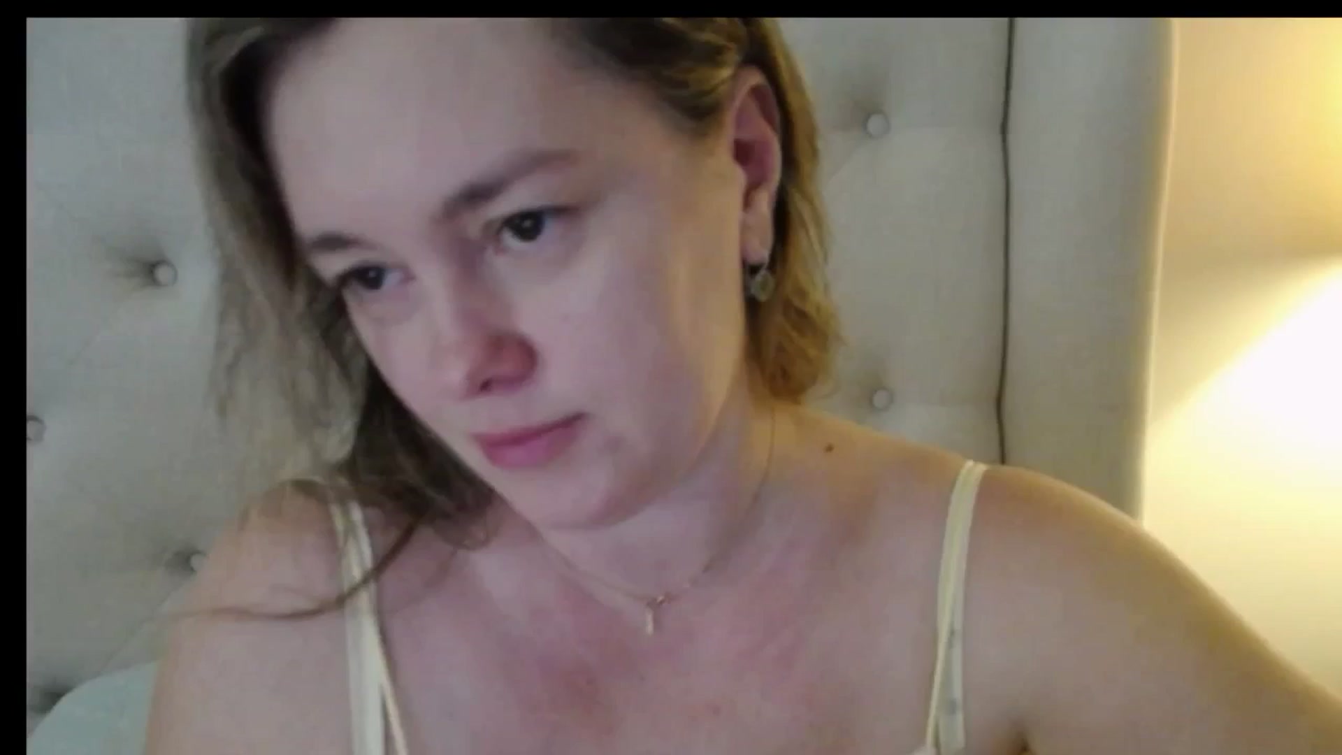 Gallery image thumbnail from J0llye's myfreecams stream on, 01/07/2026, 17:07 image 4 of 20