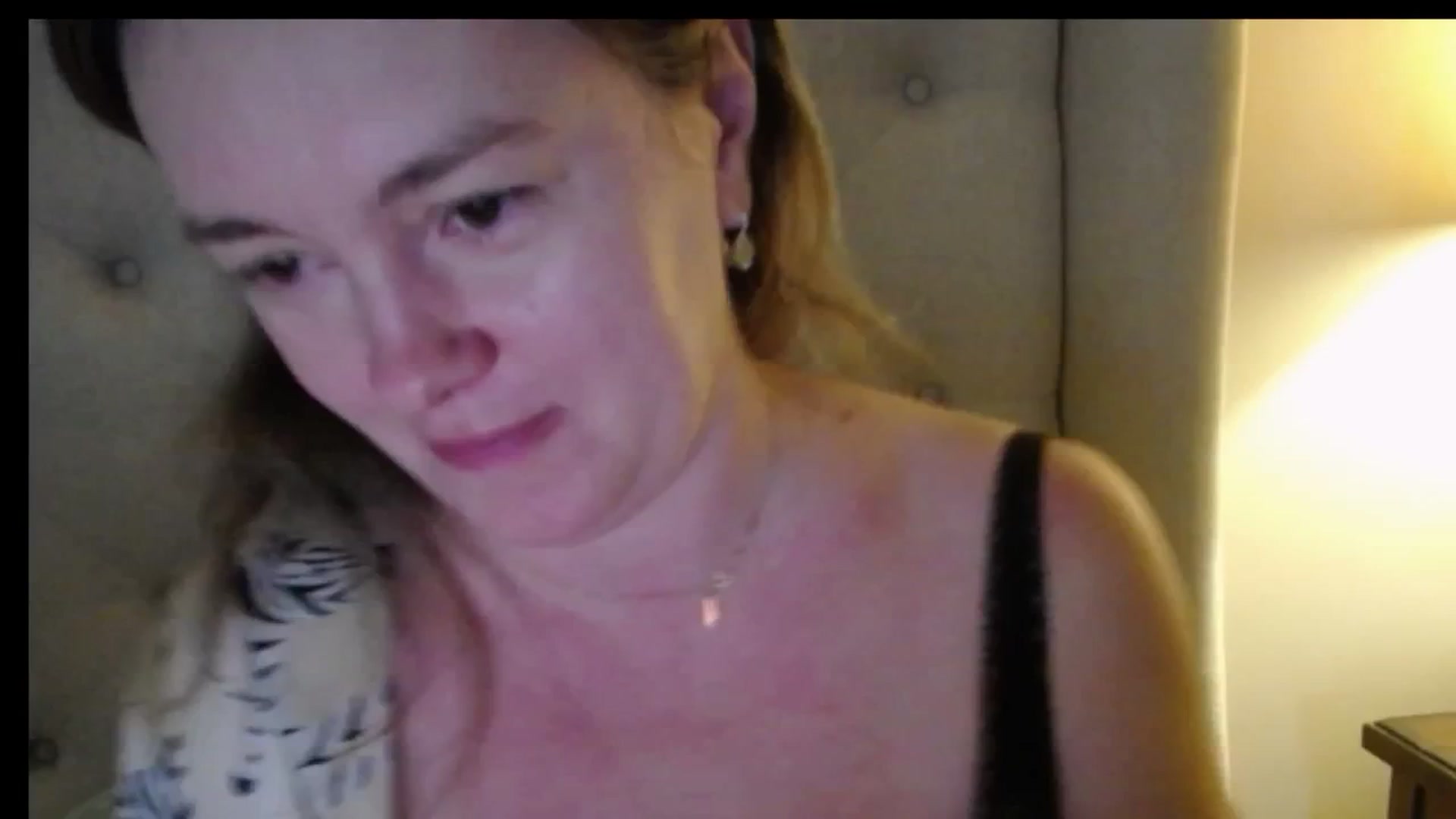 Gallery image thumbnail from J0llye's myfreecams stream on, 01/08/2026, 15:56 image 10 of 20