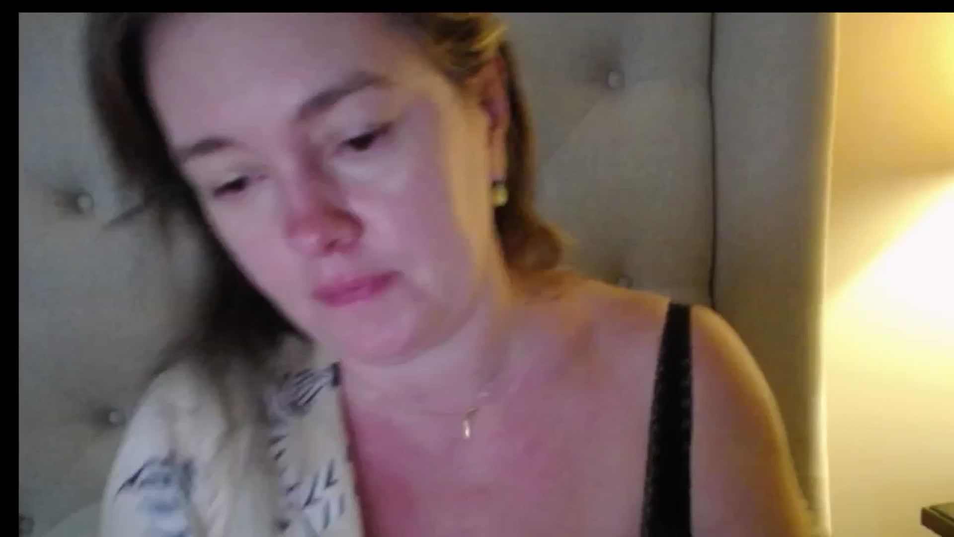 Gallery image thumbnail from J0llye's myfreecams stream on, 01/08/2026, 20:34 image 4 of 20