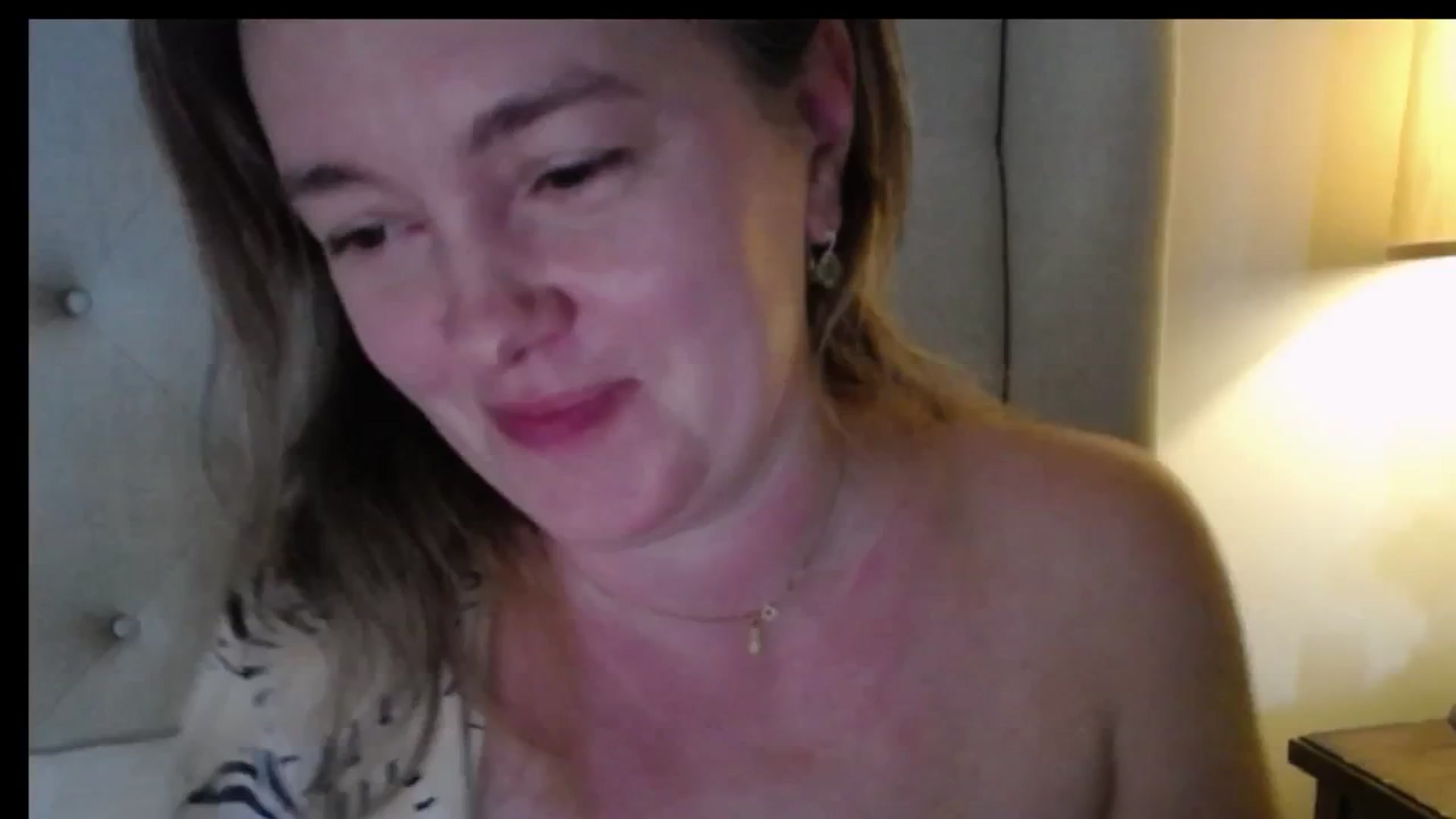 Gallery image thumbnail from J0llye's myfreecams stream on, 01/09/2026, 20:37 image 17 of 20