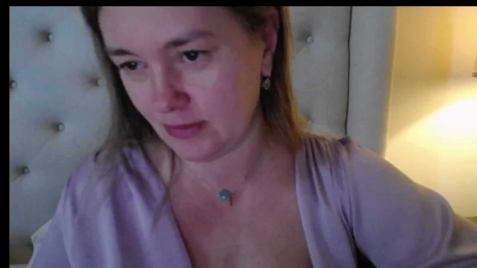 Gallery image thumbnail from J0llye's myfreecams stream on, 01/12/2026, 20:34 image 4 of 20