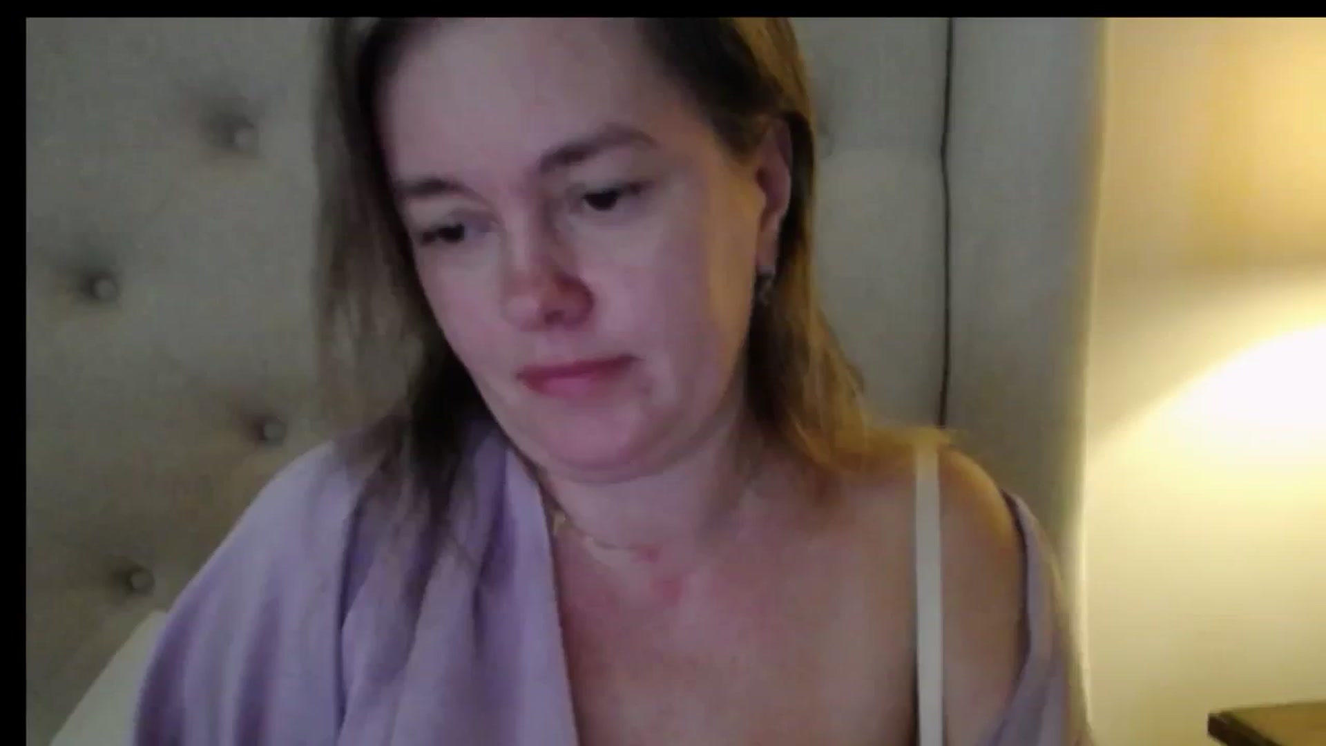 Gallery image thumbnail from J0llye's myfreecams stream on, 01/13/2026, 16:57 image 12 of 20