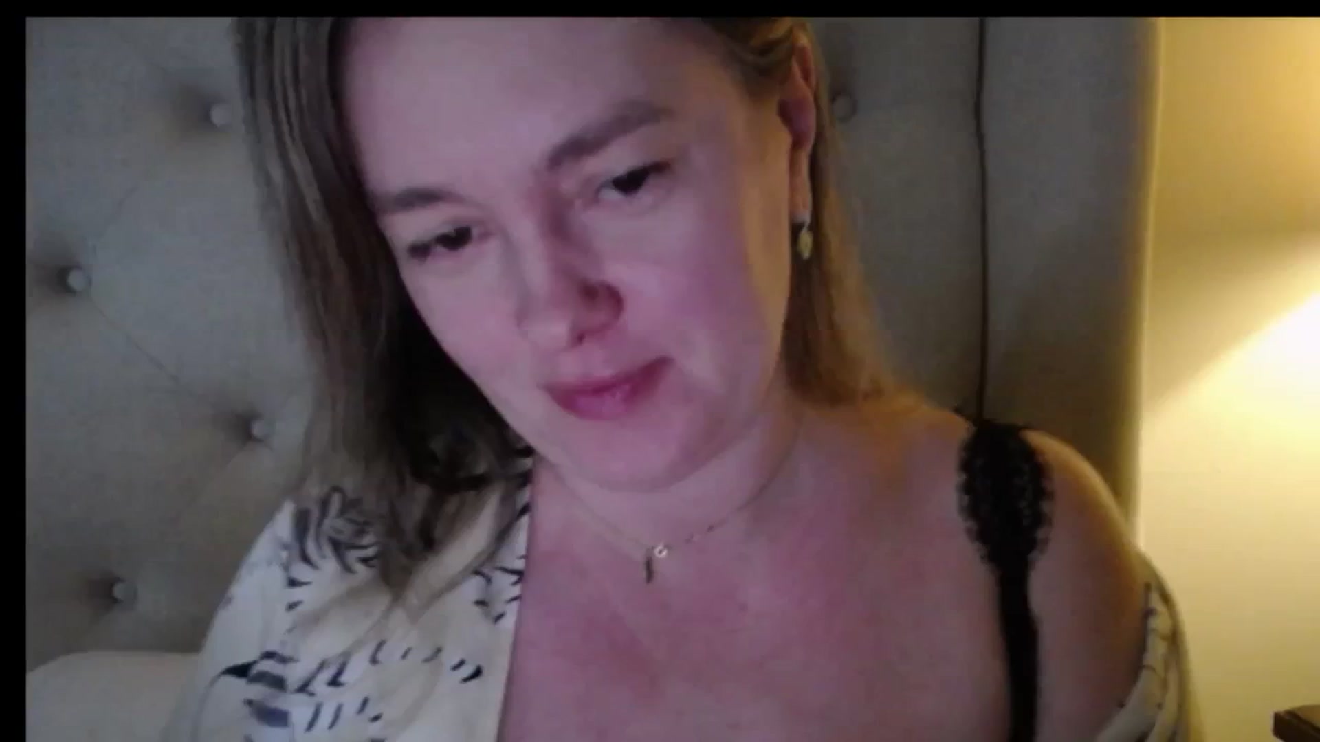 Gallery image thumbnail from J0llye's myfreecams stream on, 01/17/2026, 20:44 image 13 of 20